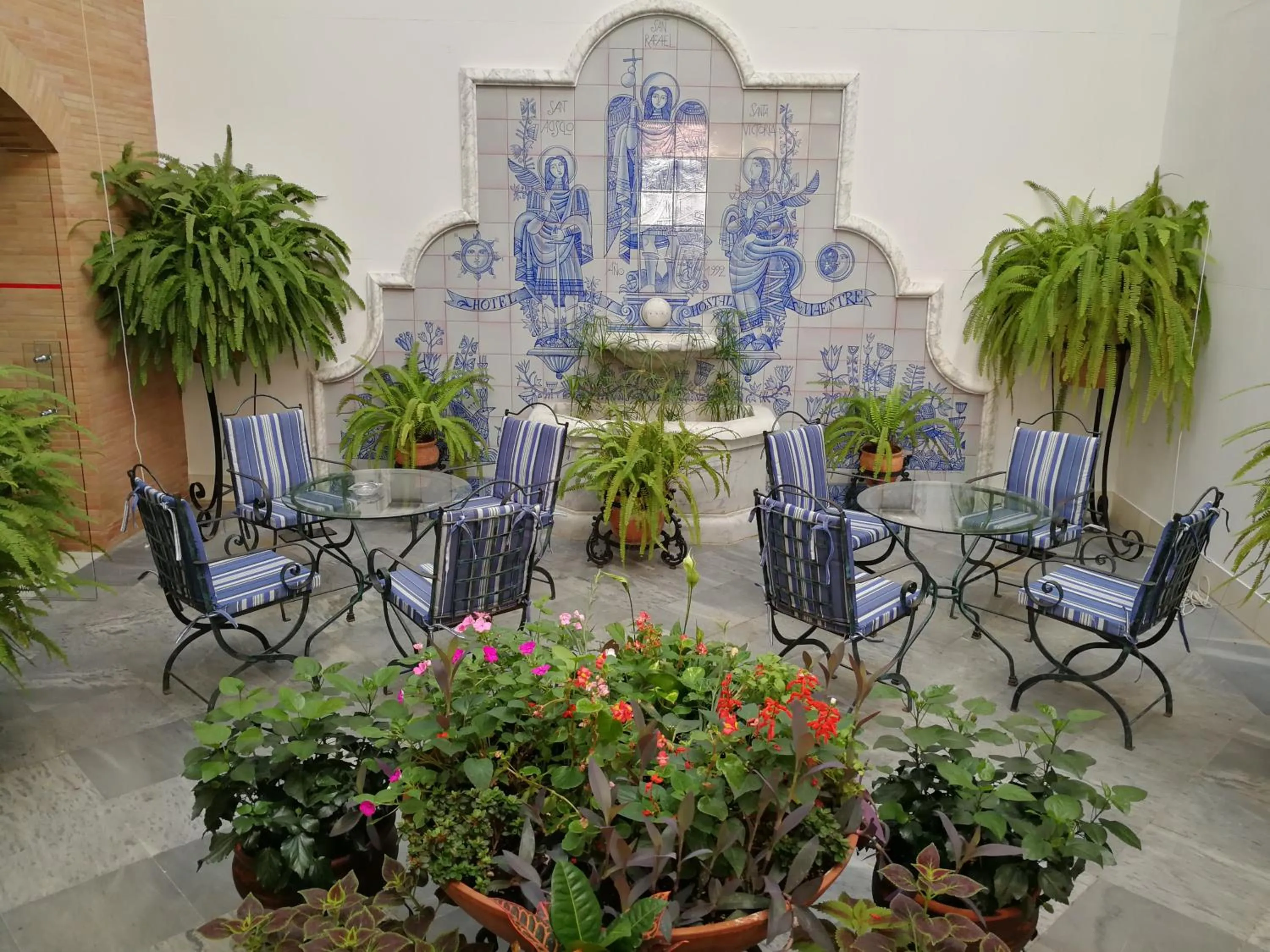 Patio in Hotel Maestre