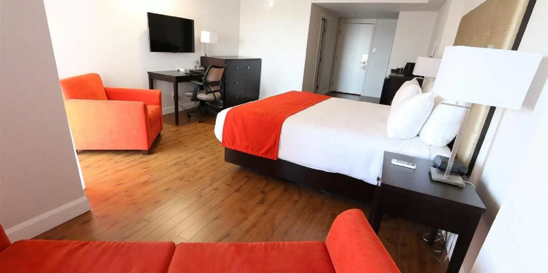 Photo of the whole room, Bed in Hotel Classique