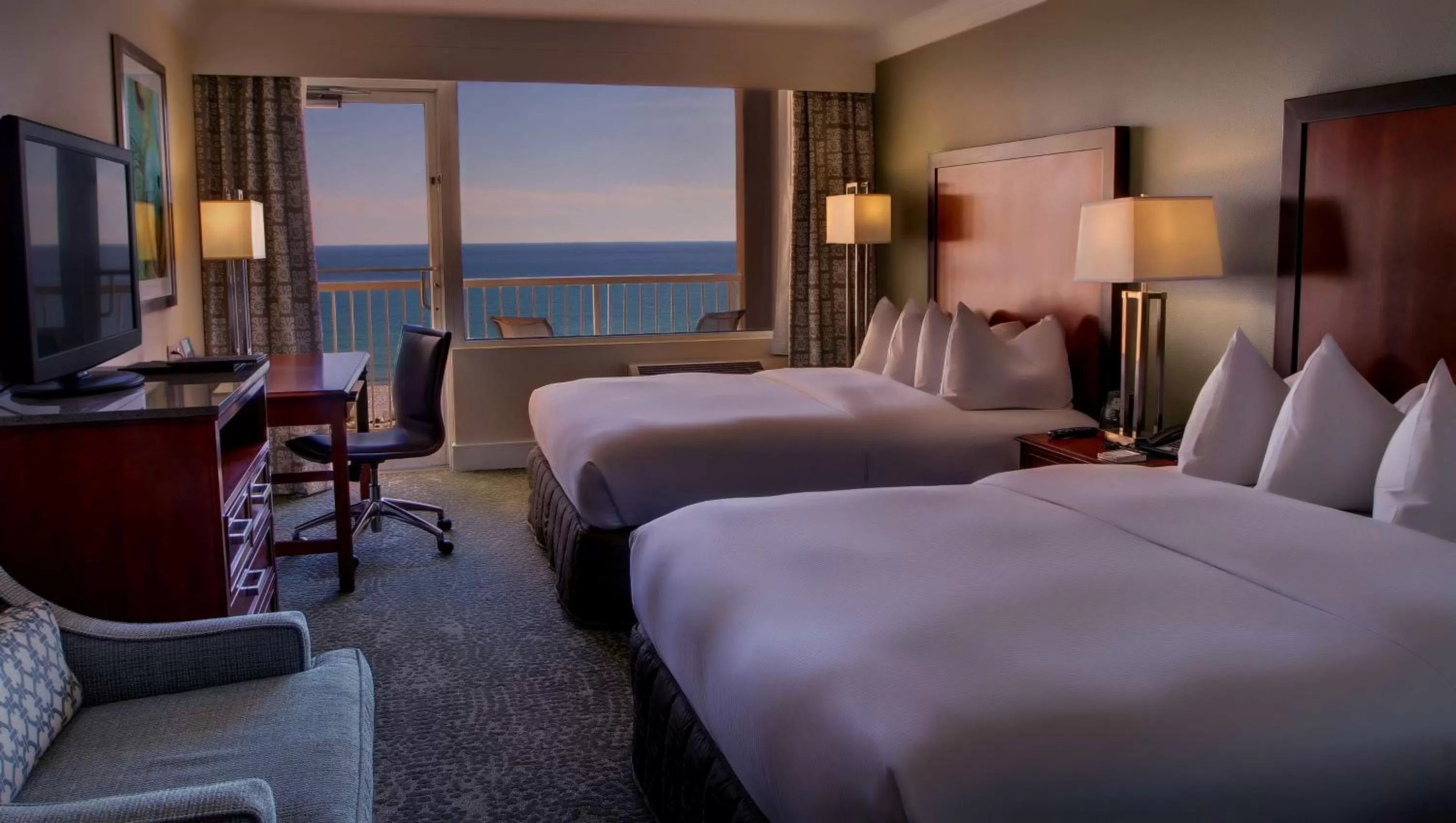 Bed in Hilton Pensacola Beach