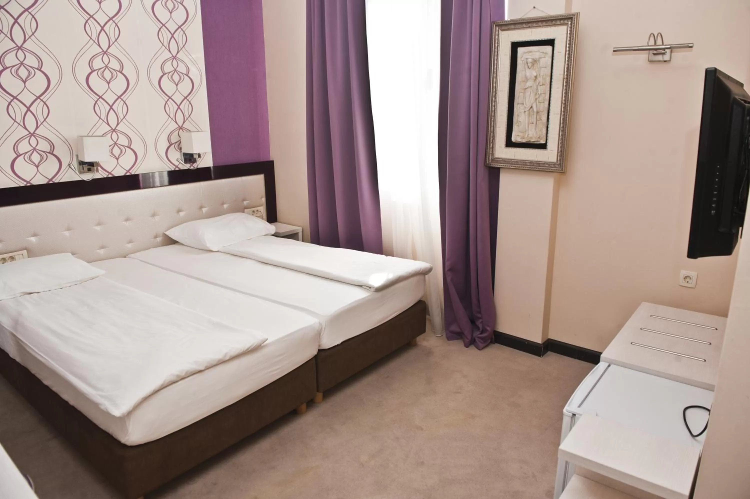 Bed in Hotel Crnogorska Kuća