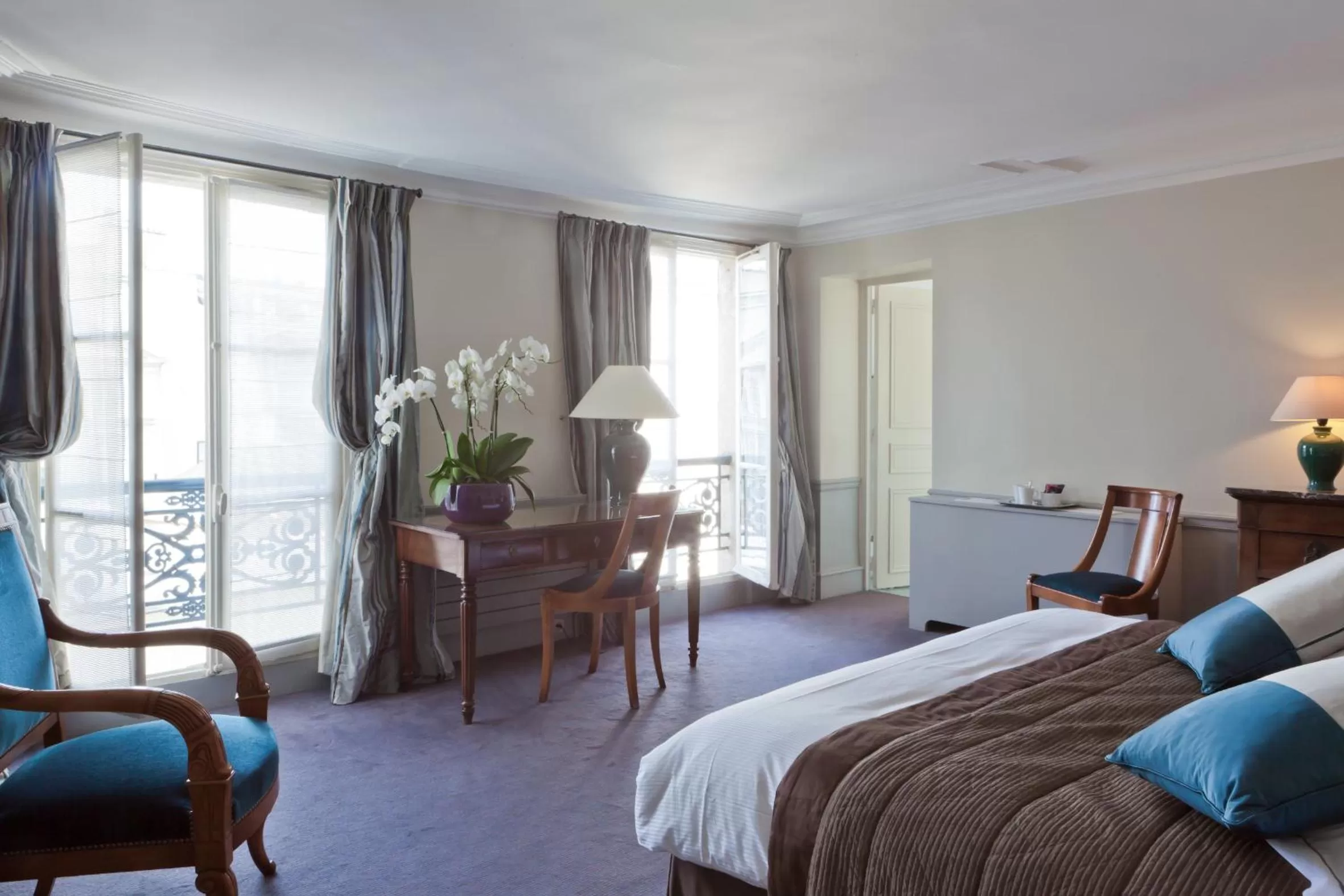 Photo of the whole room, Bed in Hôtel Mansart - Esprit de France