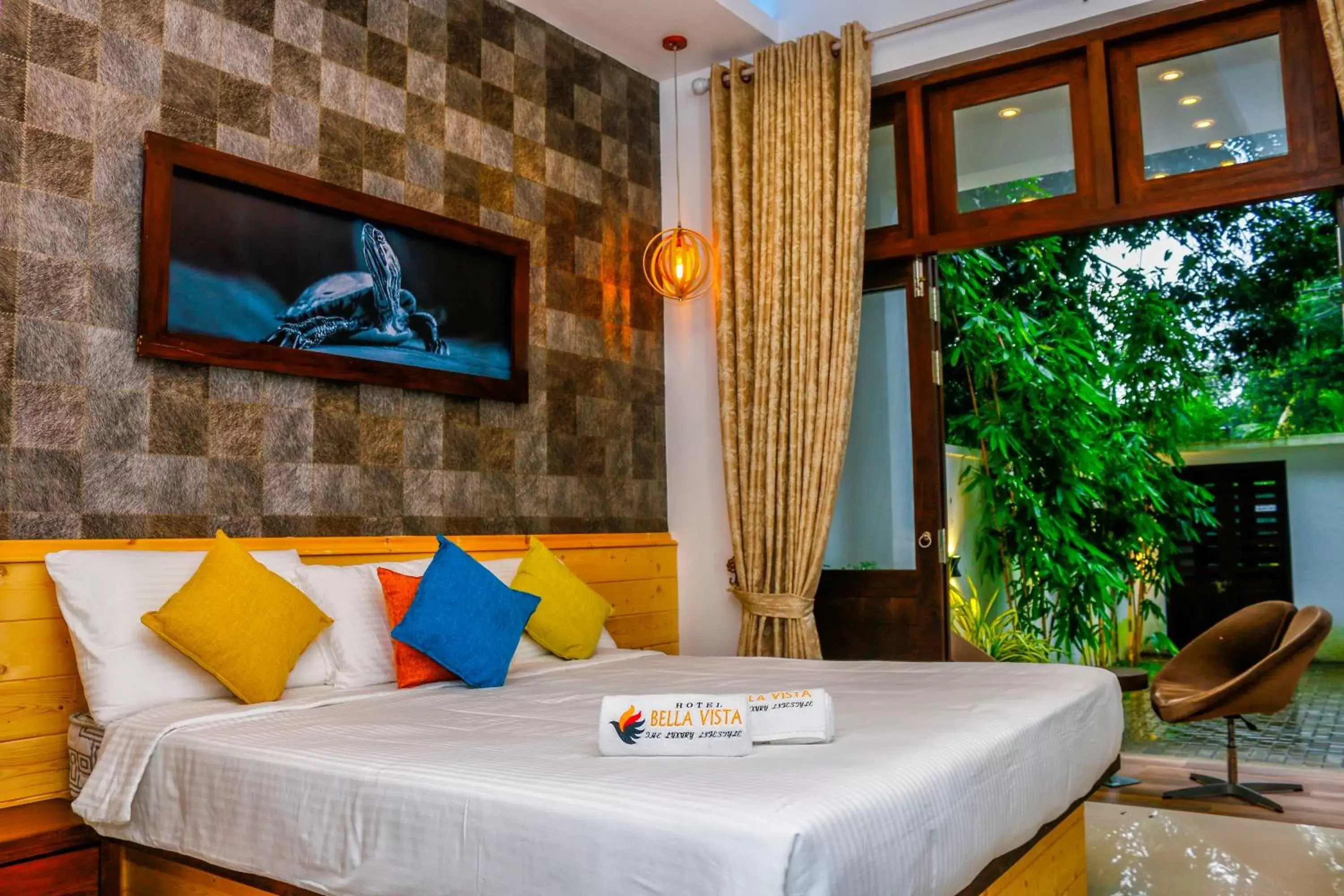 Deluxe Double Room (2 Adults + 1 Child) - single occupancy in Hotel Bella Vista Deluxe Double Room (2 Adults + 1 Child) - single occupancy in Hotel Bella Vista