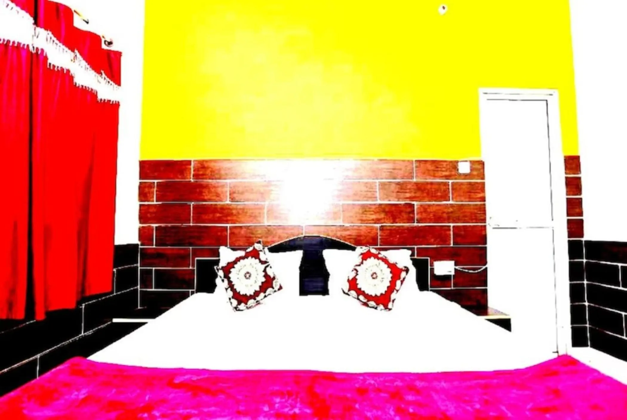 Bed in Goroomgo New Ashiyana Palace Varanasi