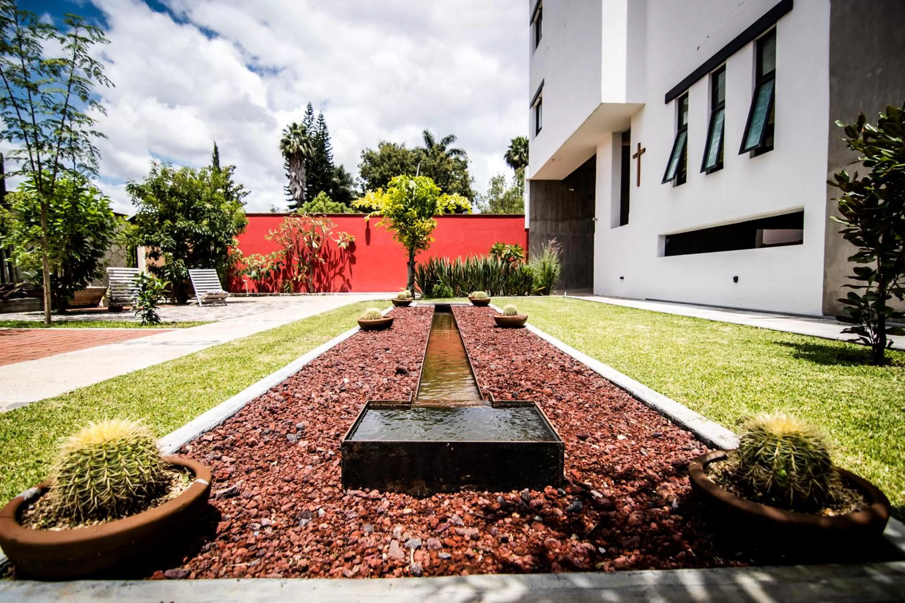Garden in Maria Ines Hotel Suite