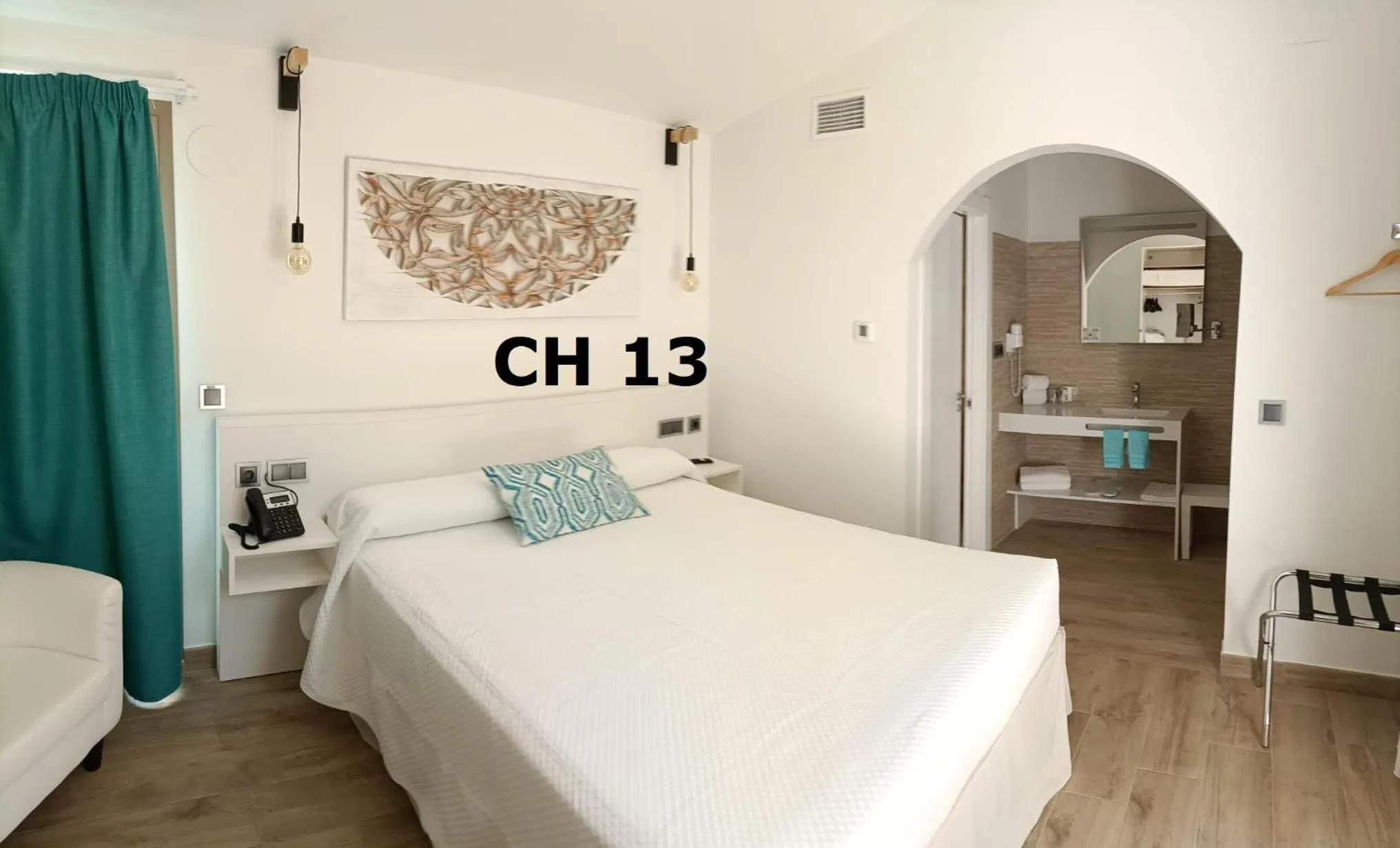 Photo of the whole room, Bed in Artmonia