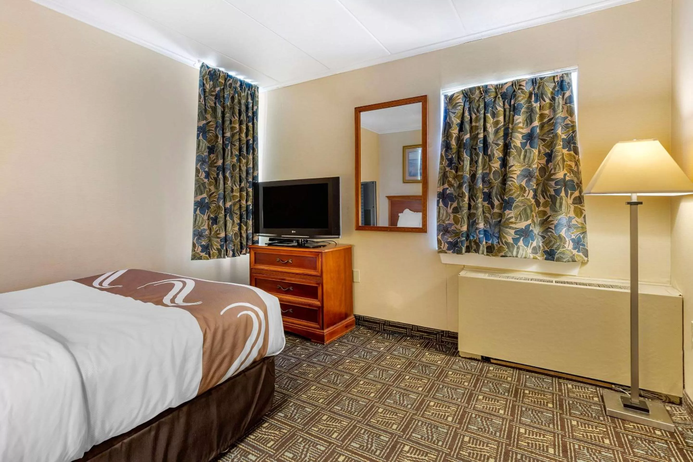 Photo of the whole room, Bed in Quality Inn Boardwalk