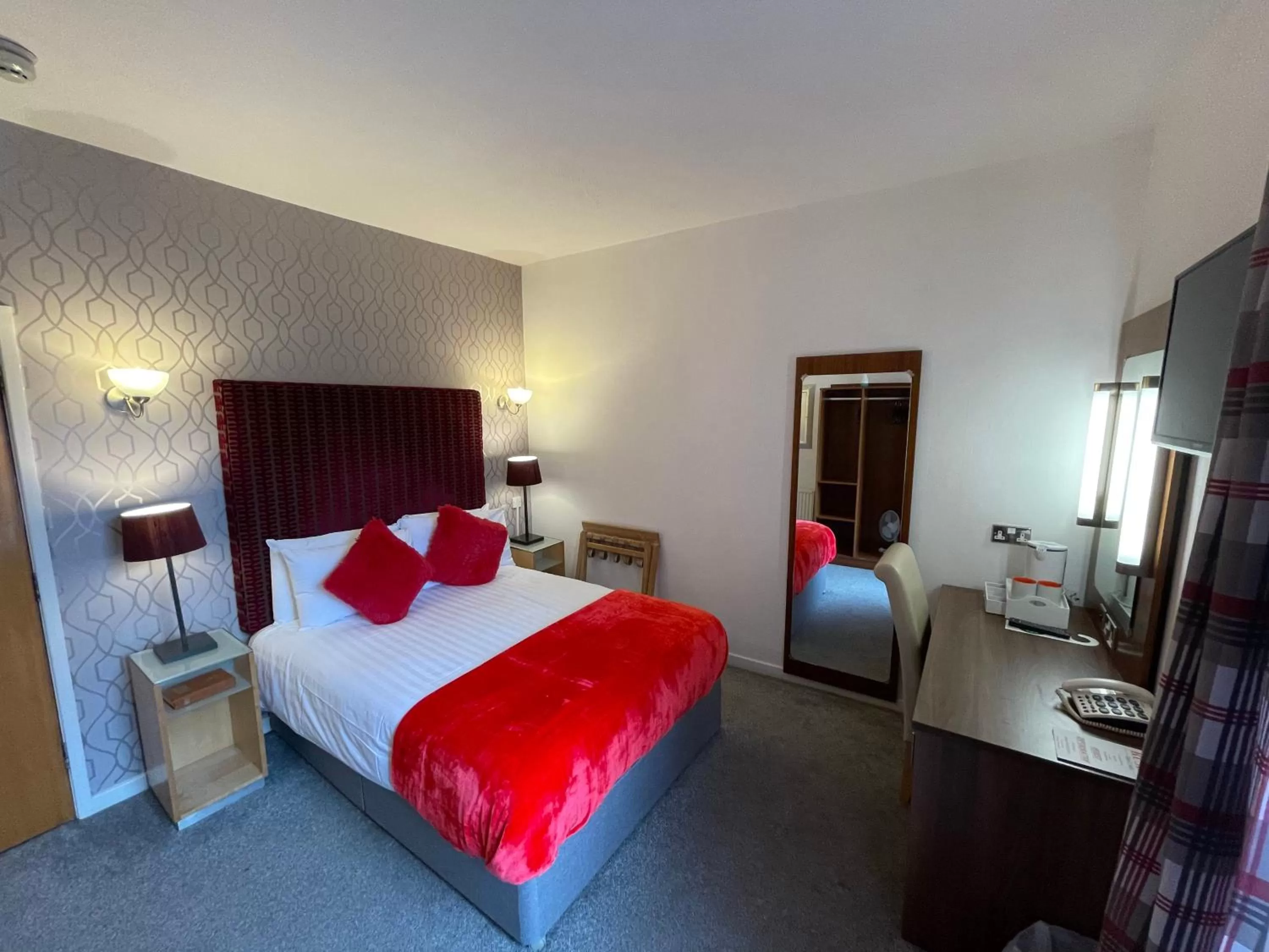 Bedroom, Bed in Ruskin Hotel