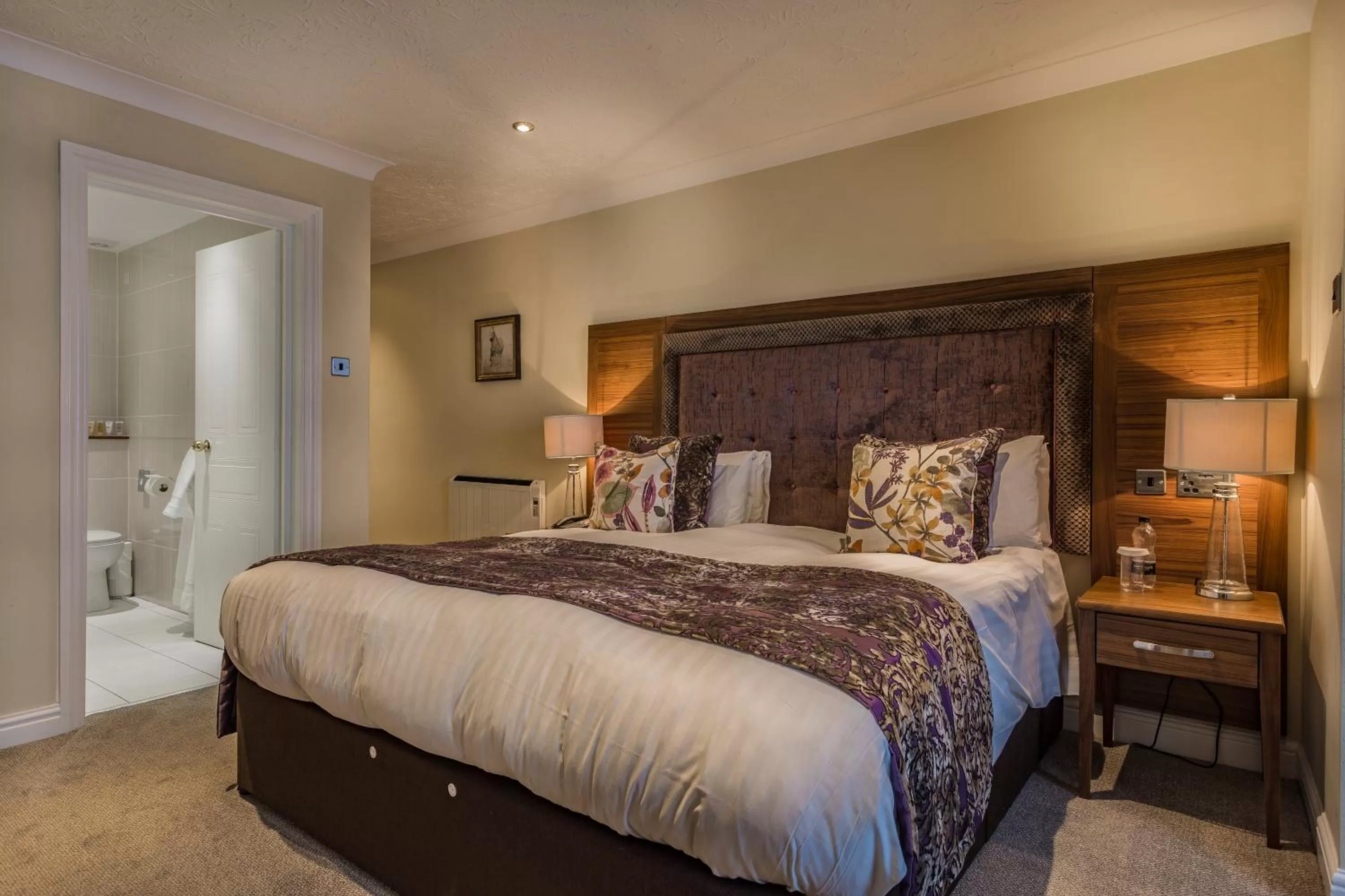 Bedroom, Bed in The Admiral Rodney Hotel, Horncastle, Lincolnshire - The Coaching Inn Group