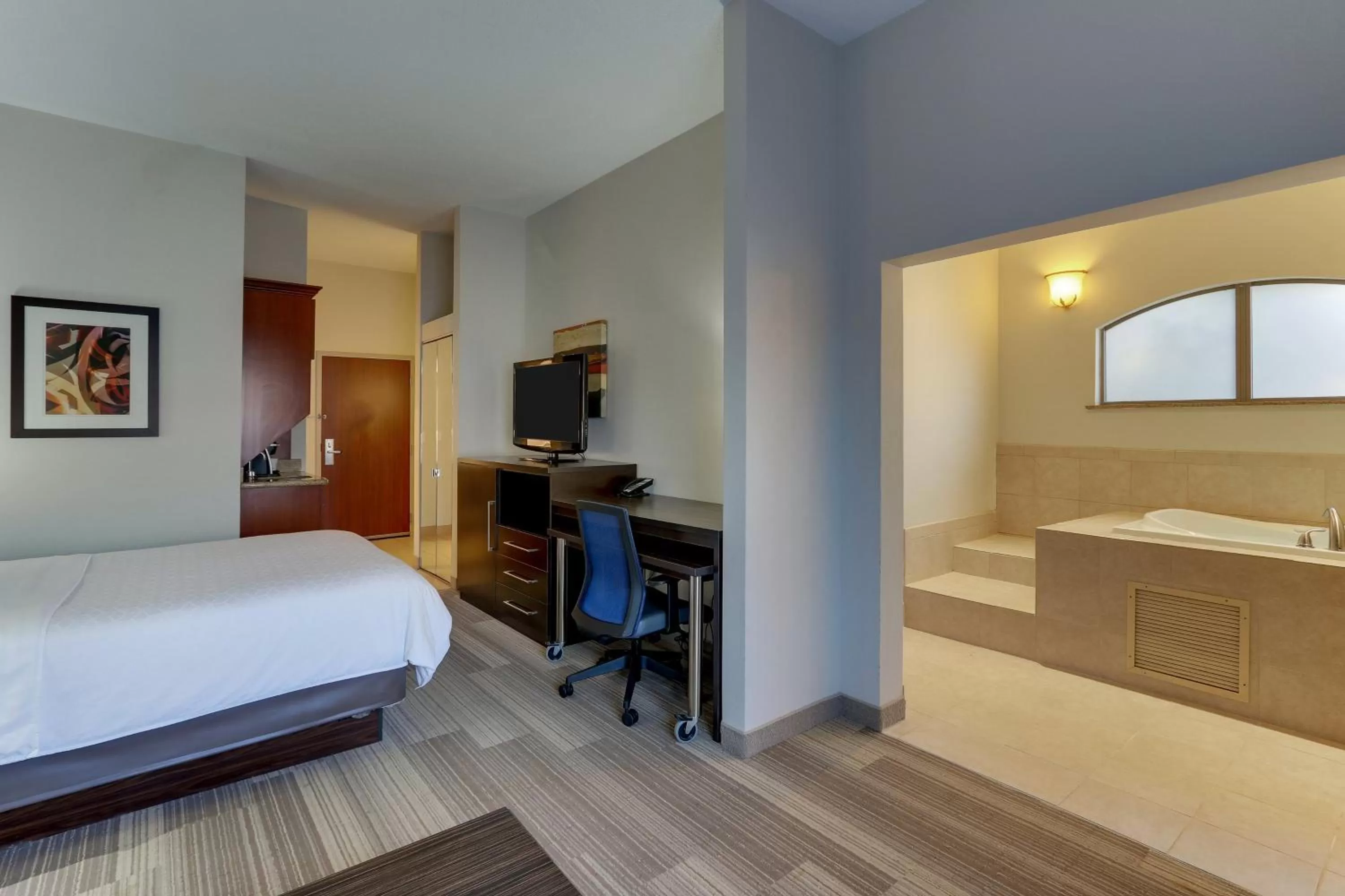 Bedroom, Bed in Holiday Inn Express Hotel & Suites Dayton-Centerville by IHG