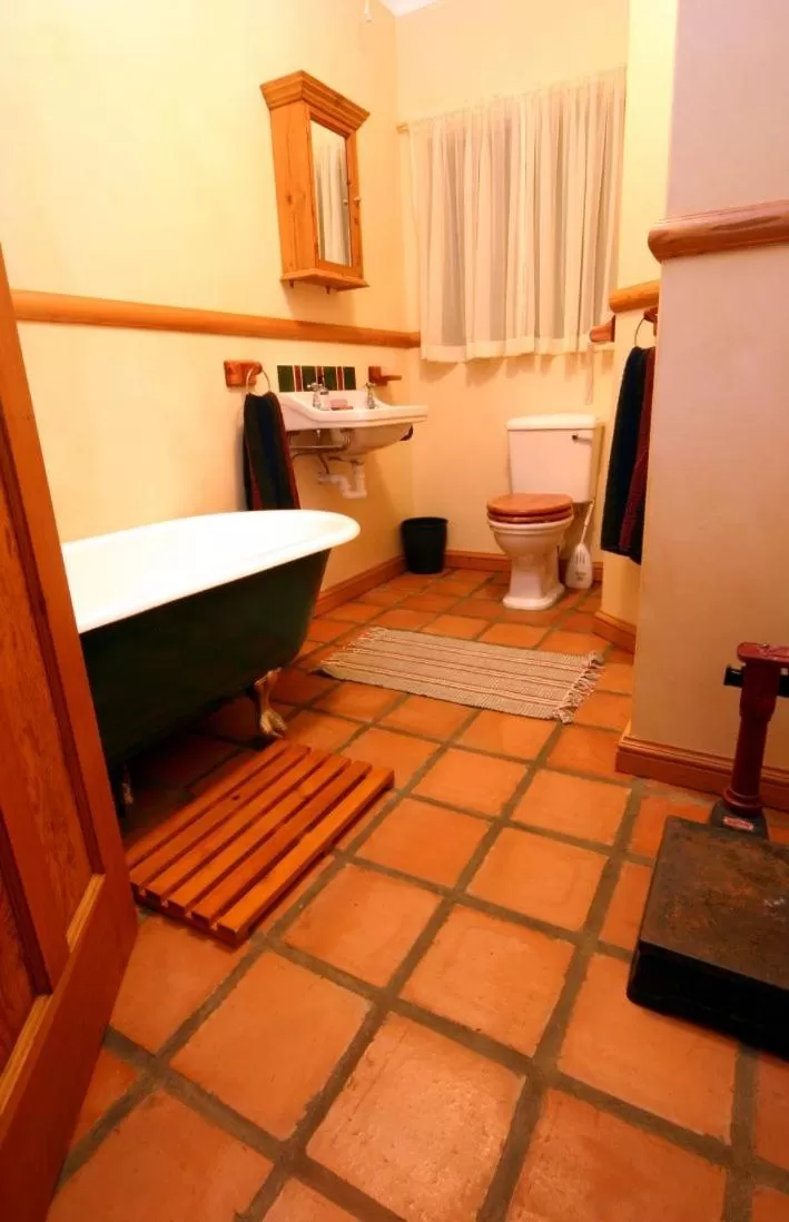 Bathroom in The Farmhouse B&B