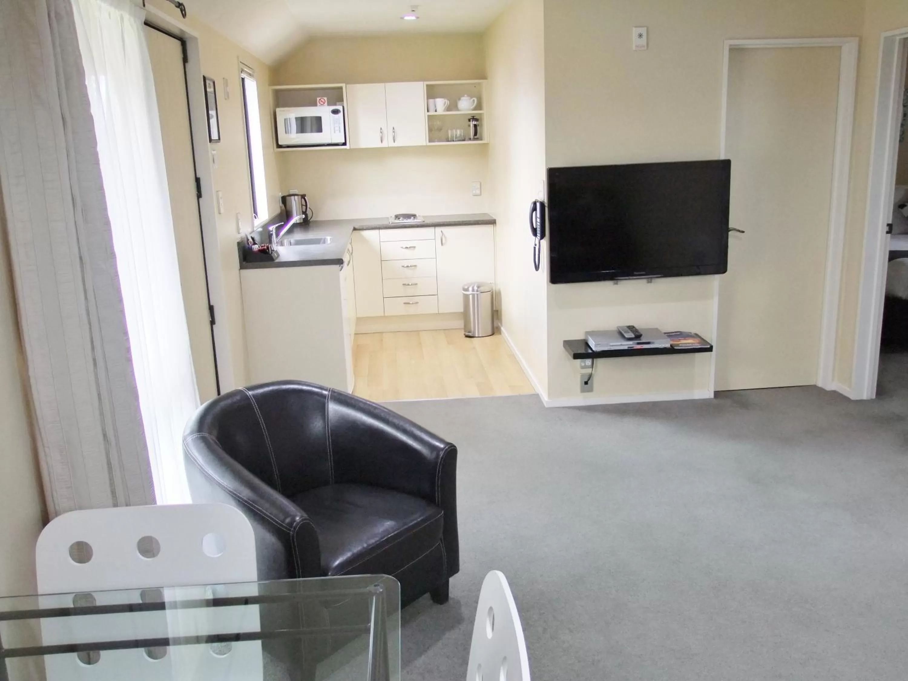 Kitchen or kitchenette in Abbella Lodge Motel