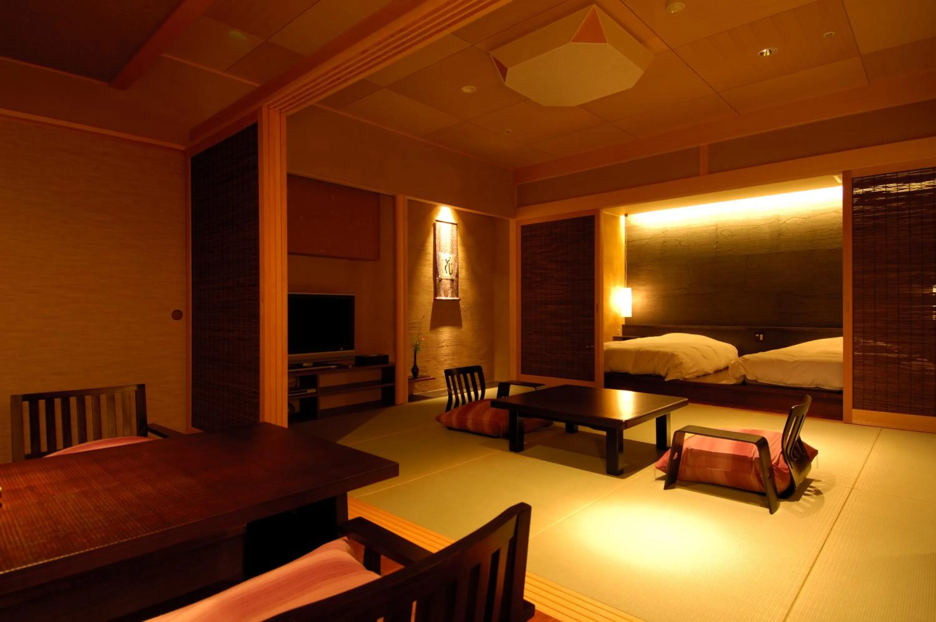 Photo of the whole room, Bed in Rurikoh