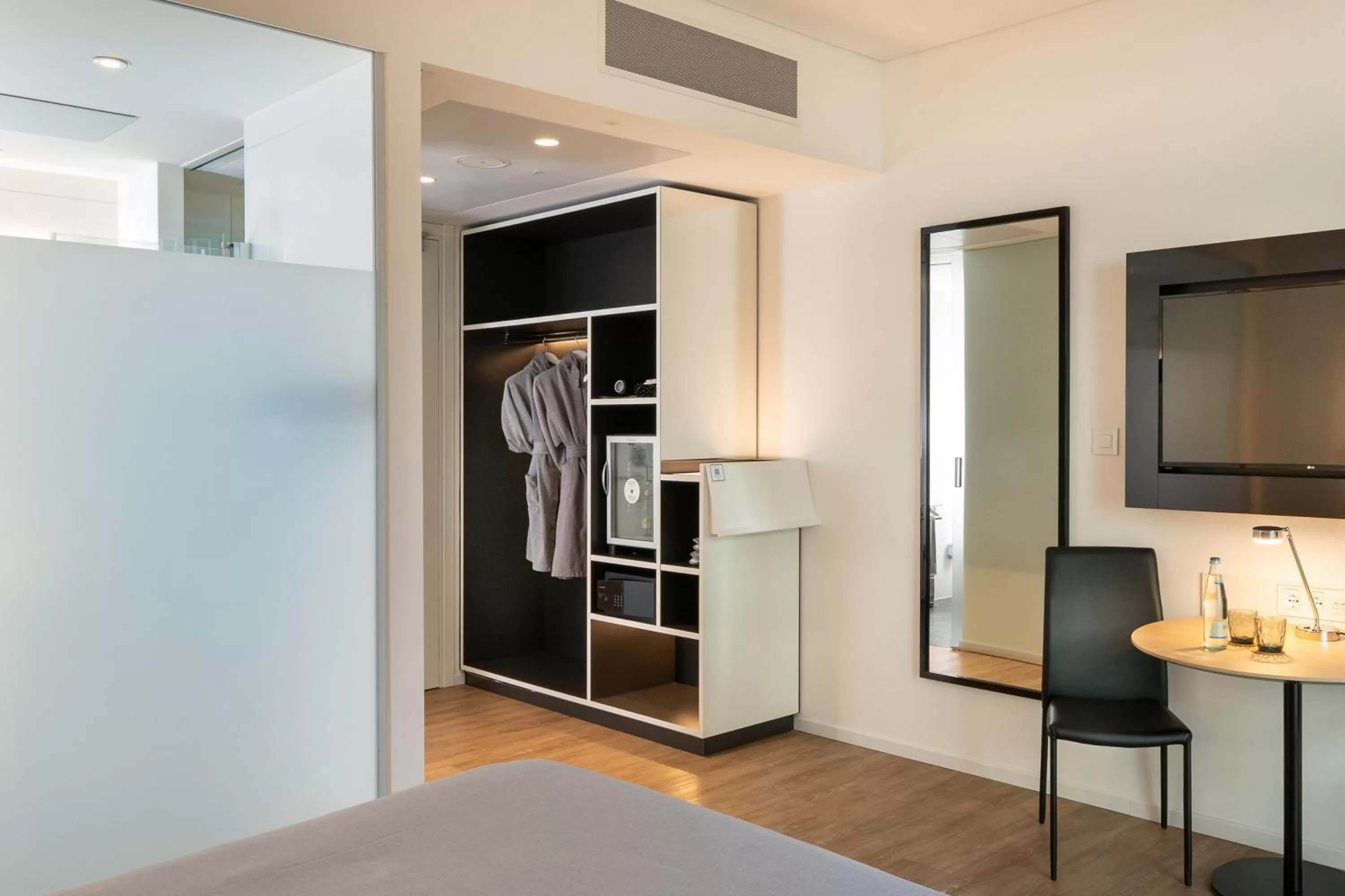 wardrobe, Bed in INNSiDE by Meliá Milano Torre GalFa