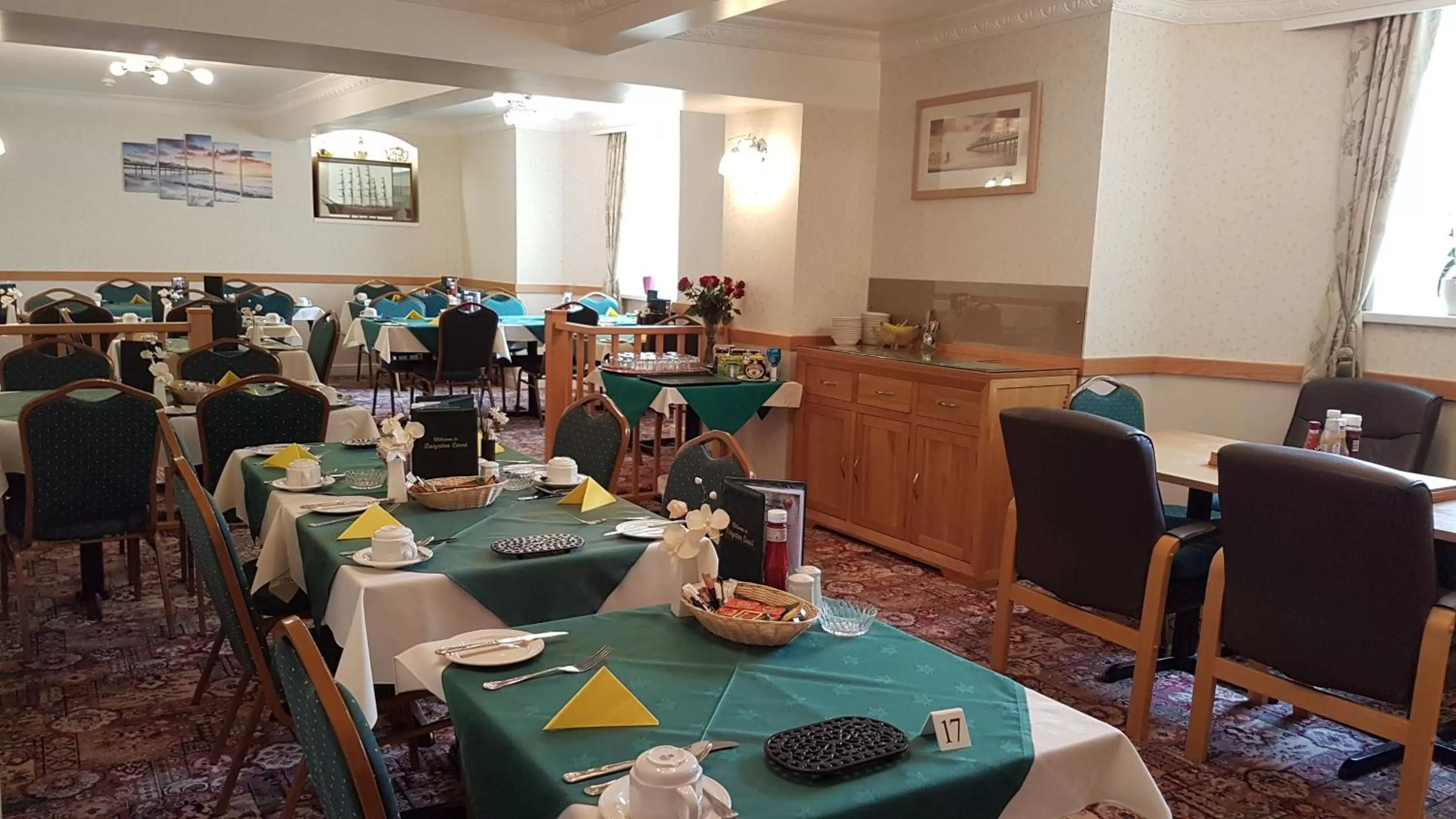 Restaurant/places to eat in Paignton Court