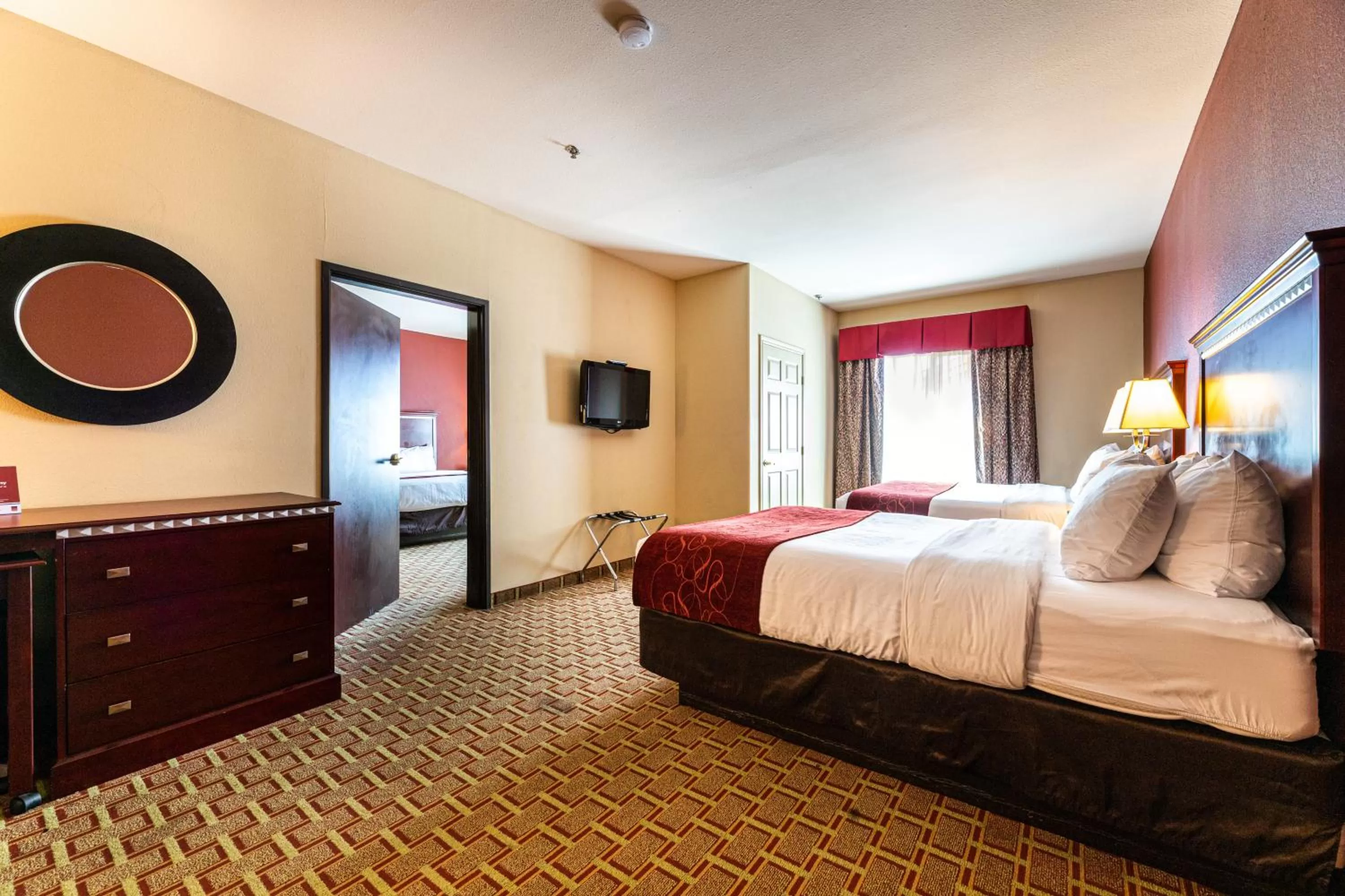 Bed in Comfort Suites Lake Worth