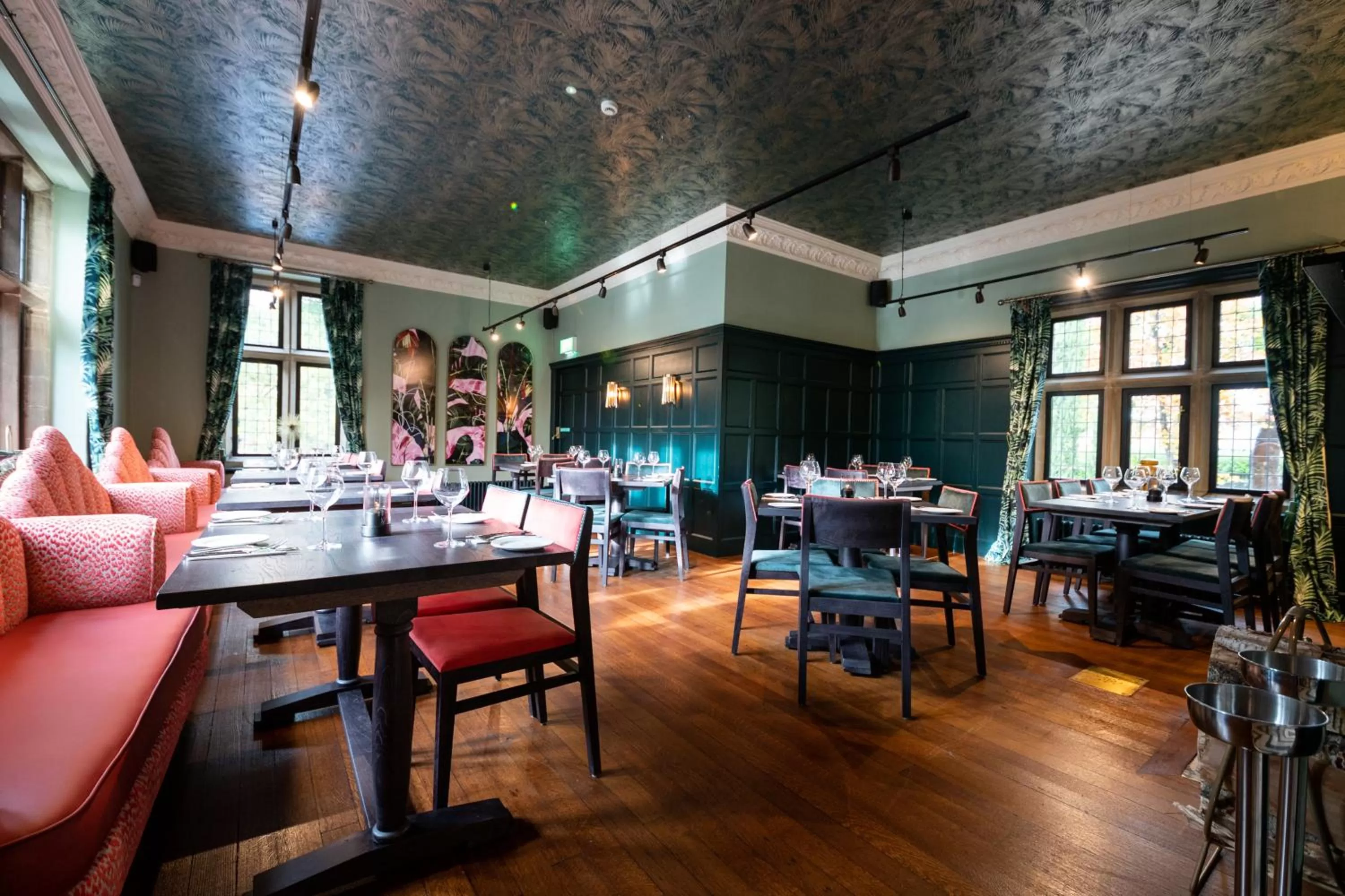 Restaurant/places to eat in The Pine Marten by Innkeeper's Collection