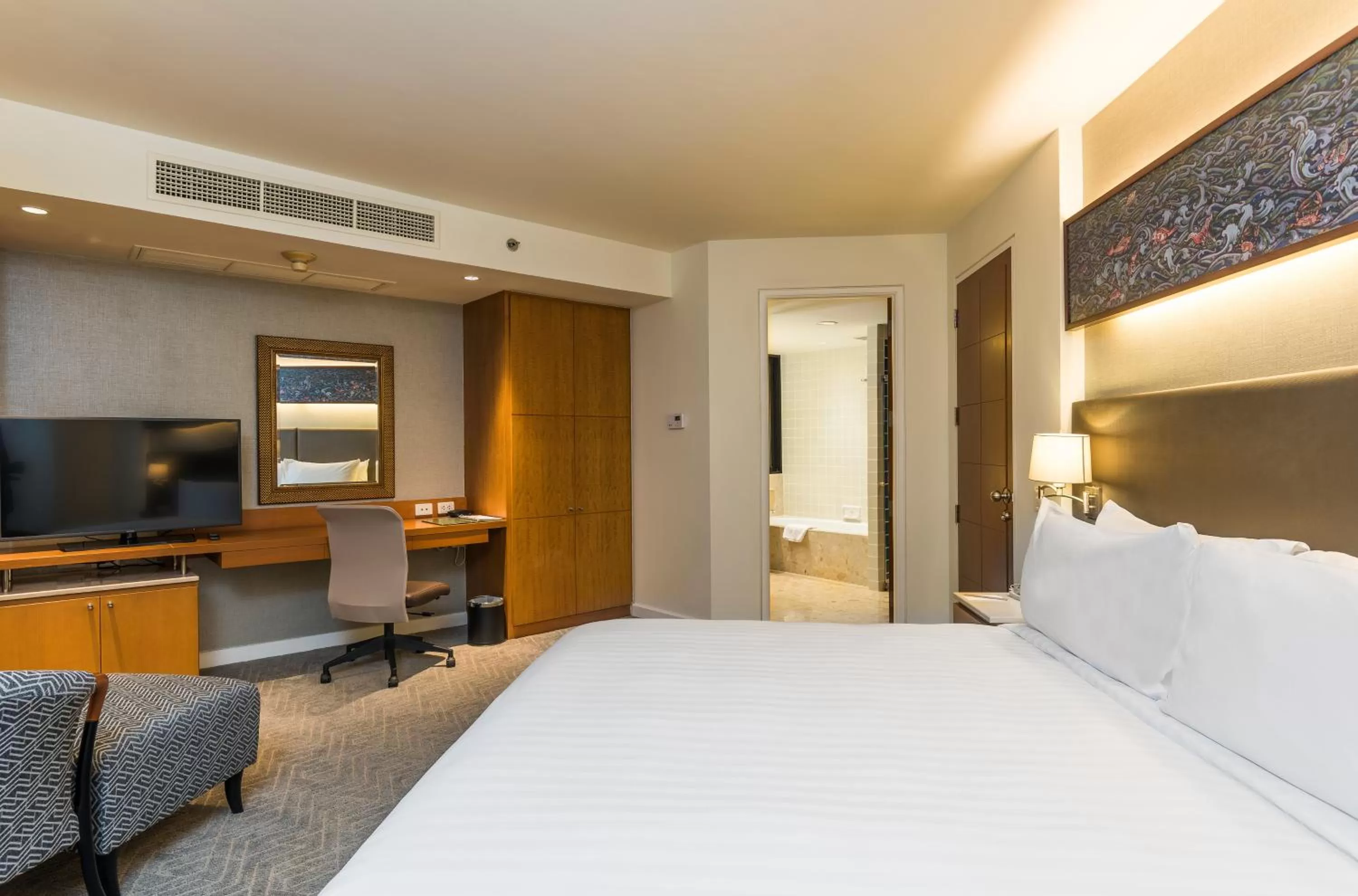 Bedroom, Bed in Chatrium Sathon Bangkok