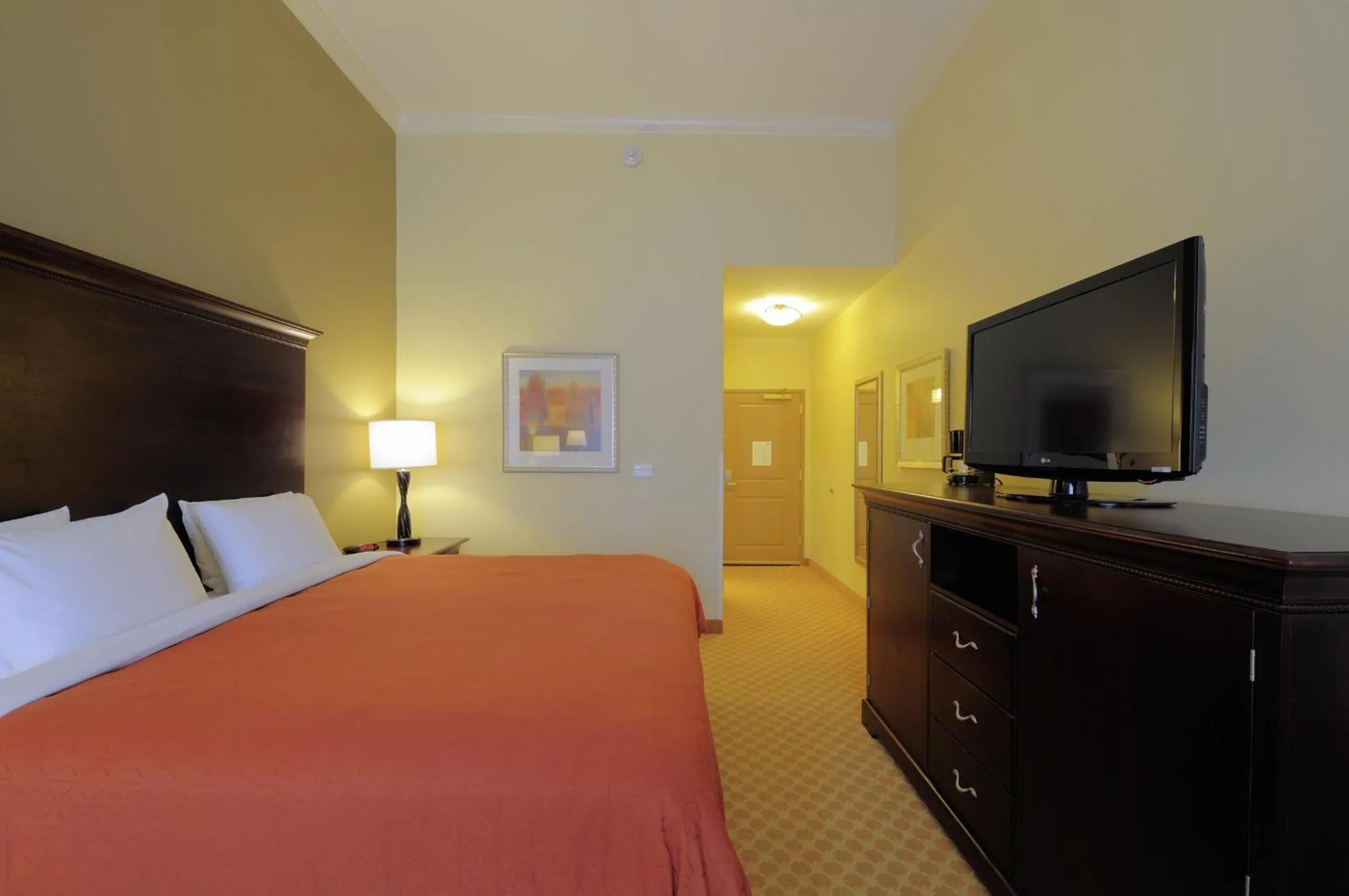 Bedroom in Country Inn & Suites by Radisson, Columbia at Harbison, SC