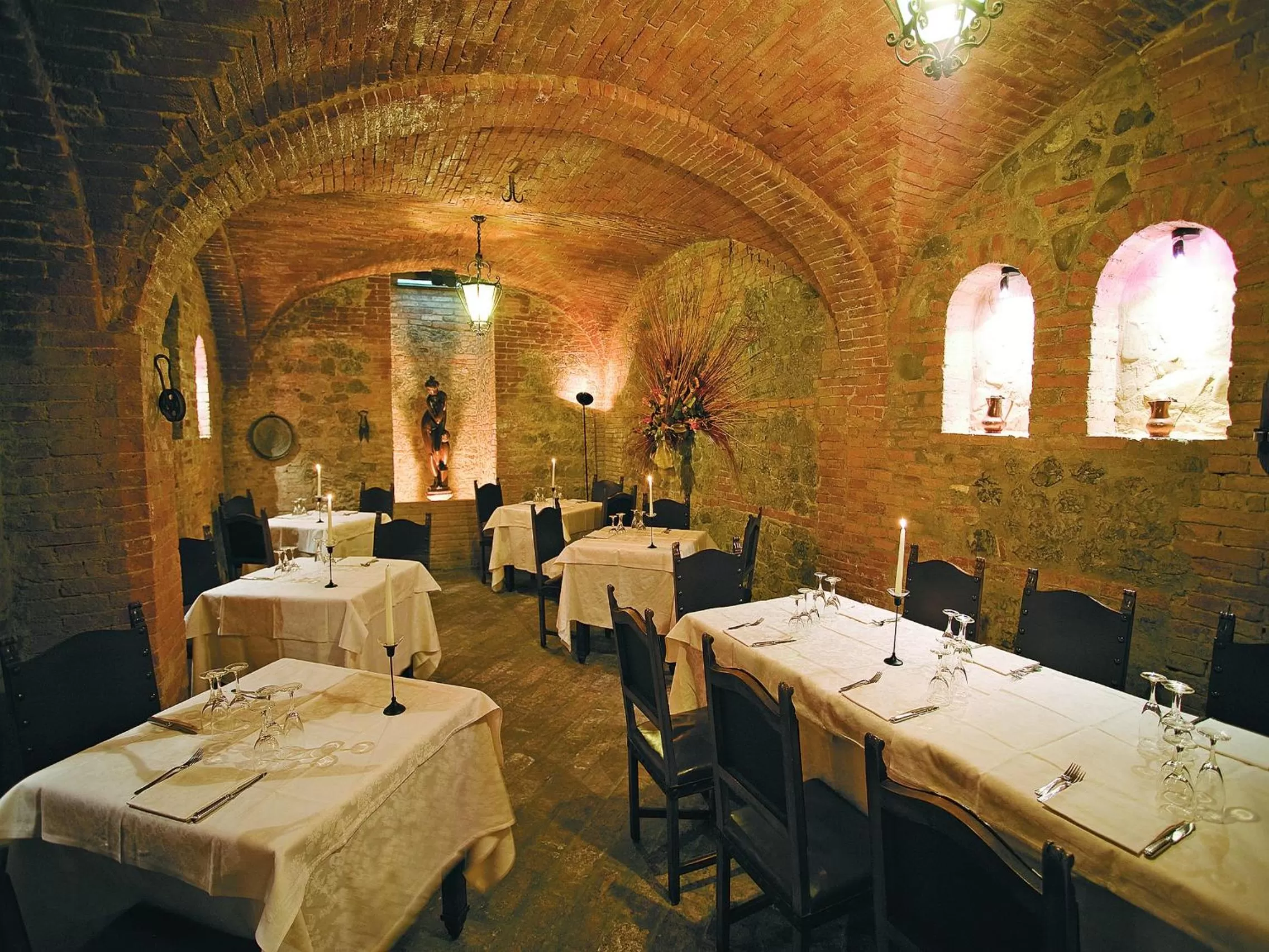 Restaurant/places to eat in Alla Rocca Hotel Conference & Restaurant