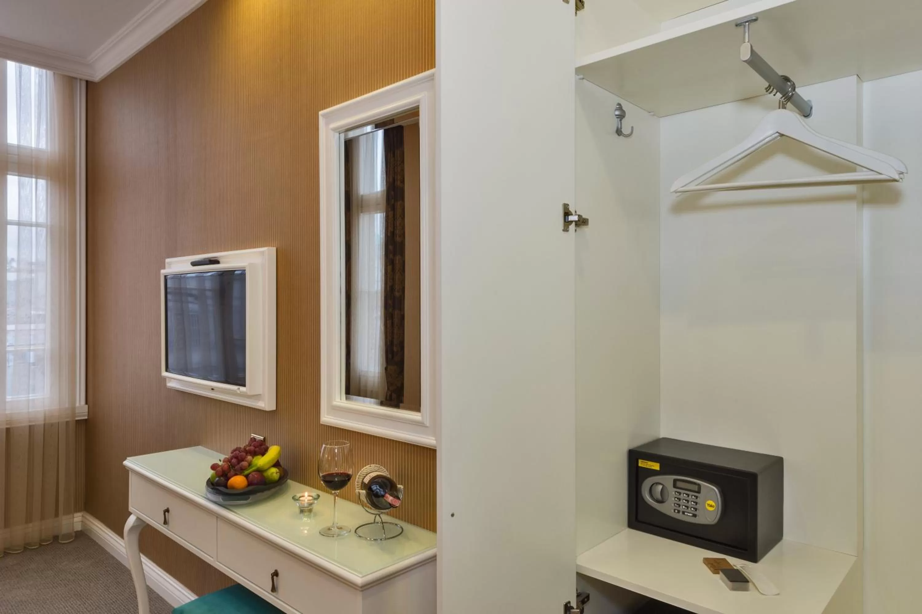 TV and multimedia in Alpek Hotel