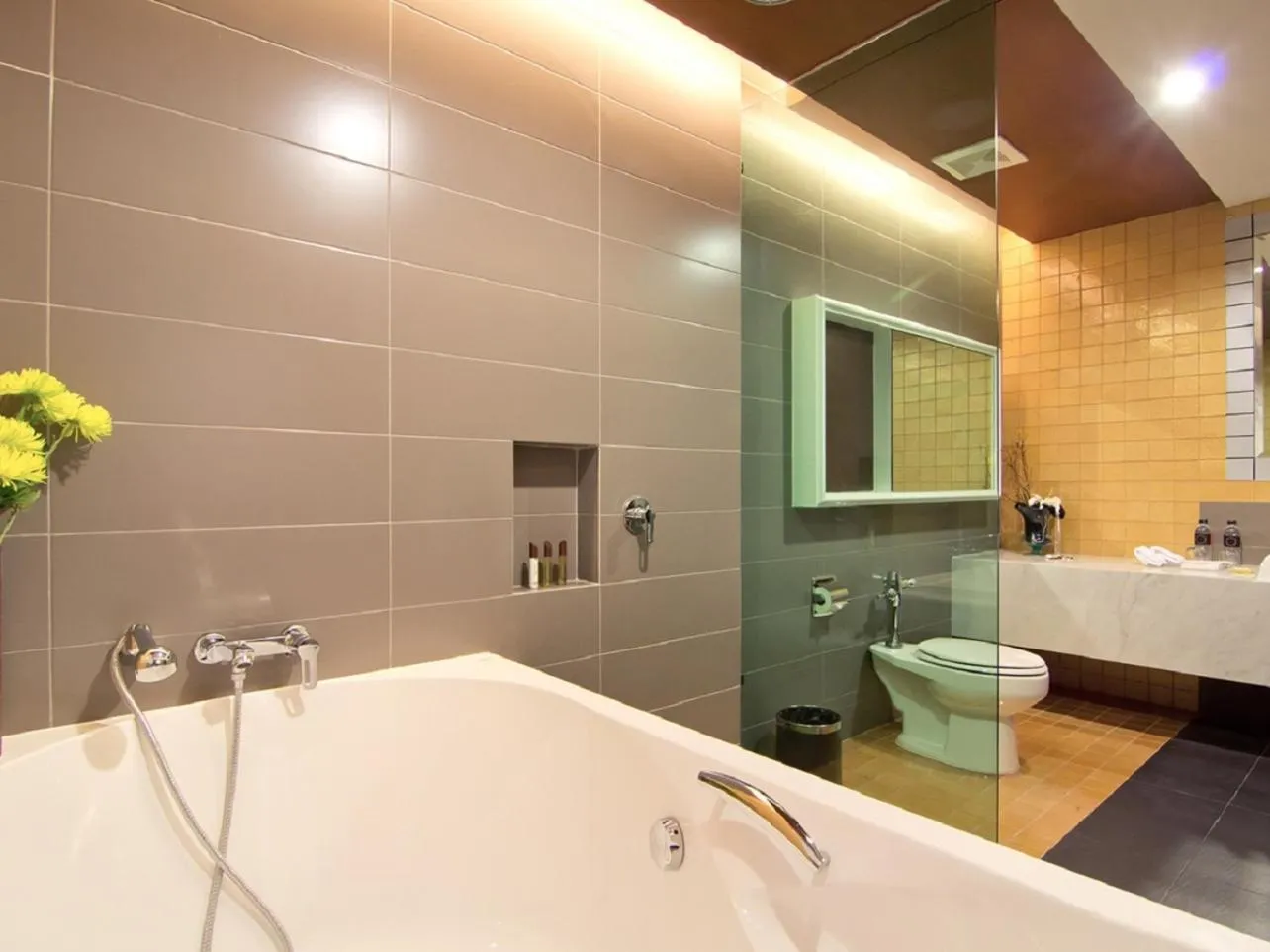 Toilet in Way Hotel Pattaya