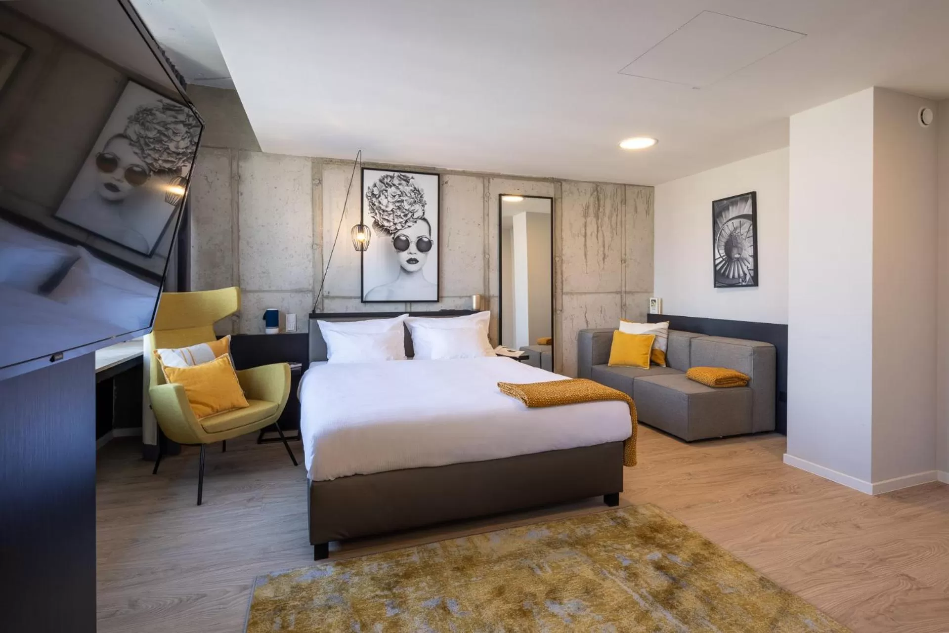 Bed in JOYN Cologne - Serviced Apartments