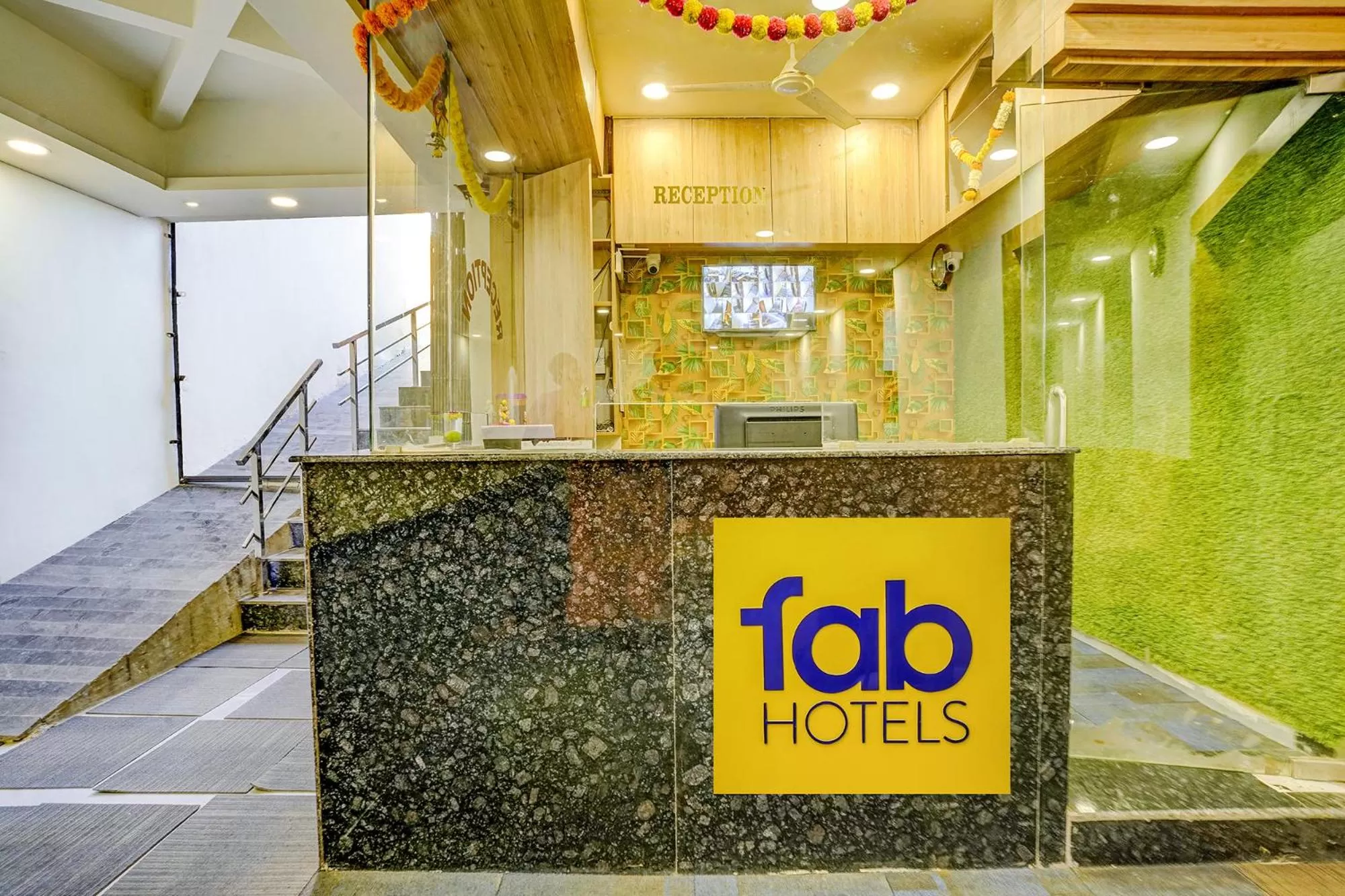 Lobby or reception in FabHotel Galaxy Stay - Nr Morya Hospital