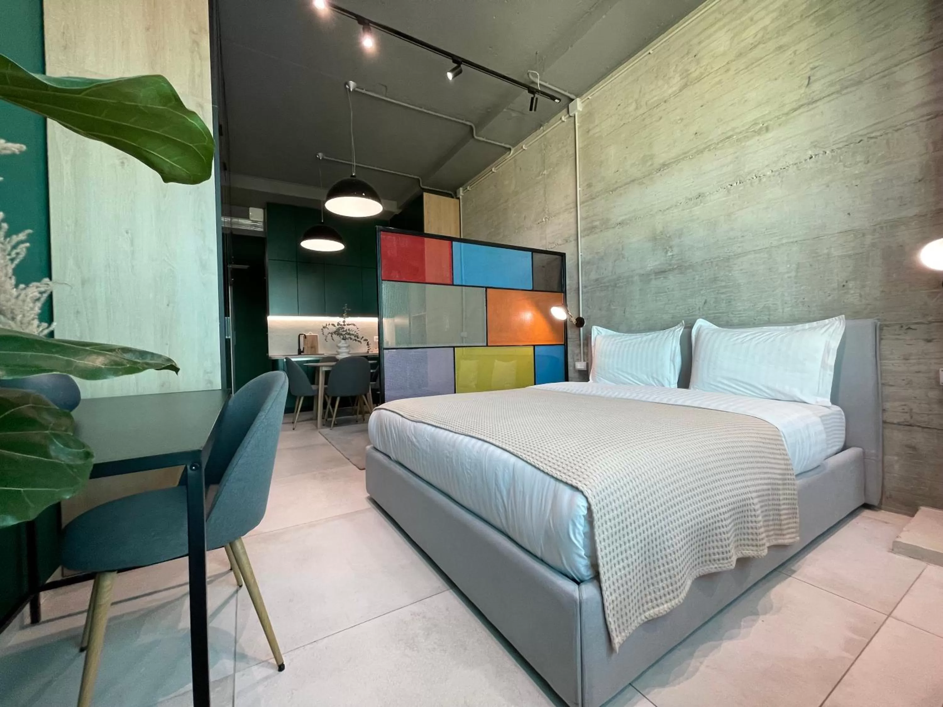 Bed in Ambassador Skyline Apartments