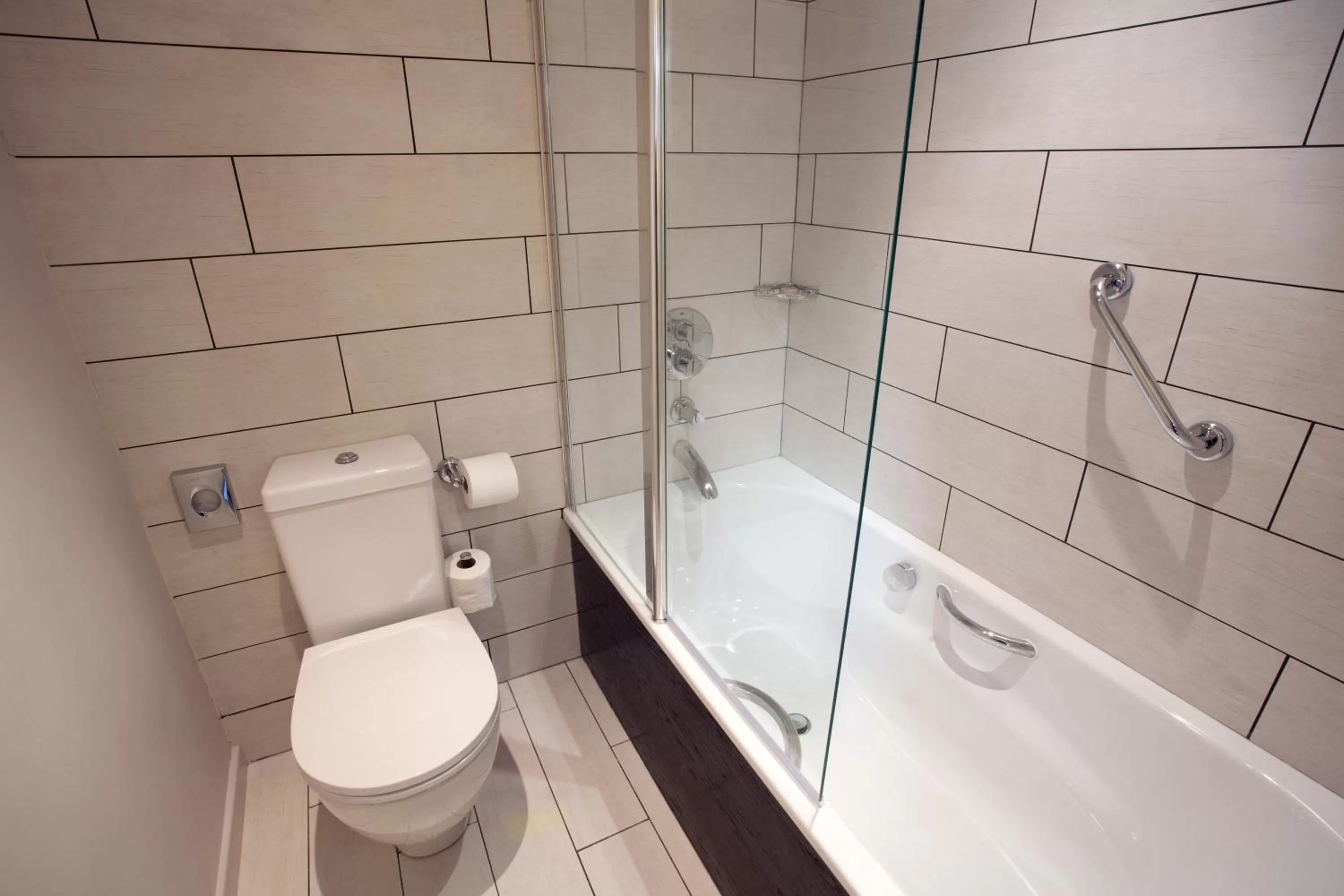 Shower in Heywood House Hotel, BW Signature Collection