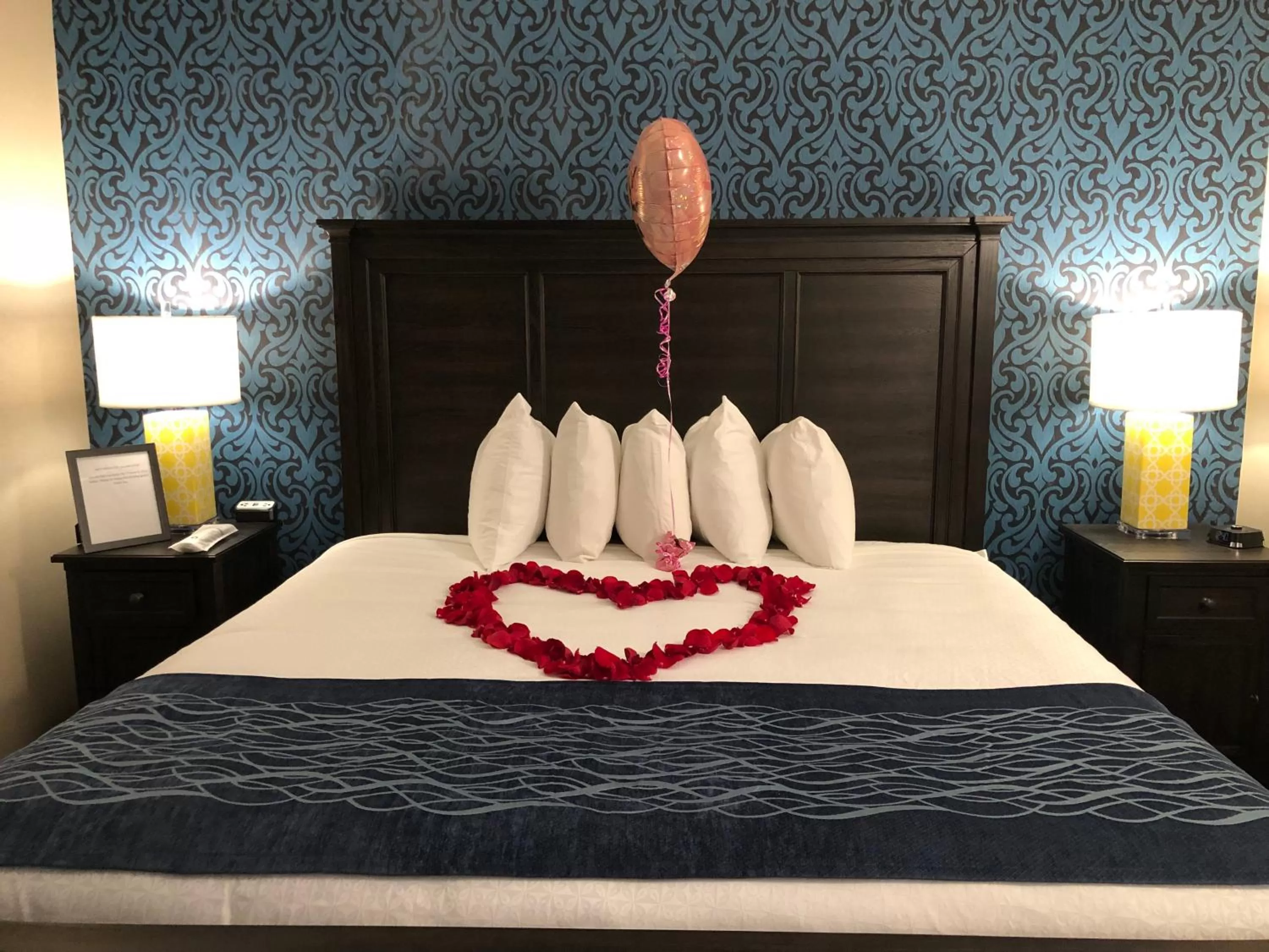 Bed in Riverside inn hannibal