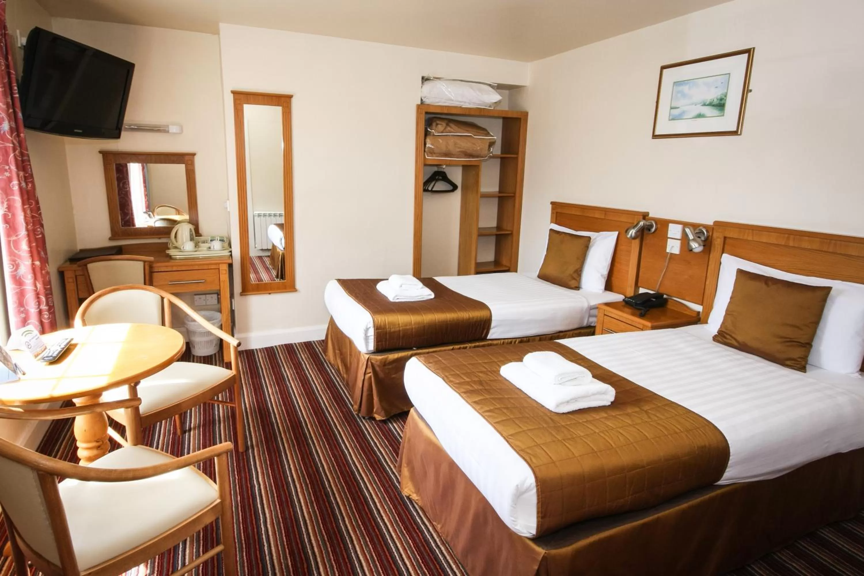 Photo of the whole room, Bed in Belmore Court & Motel