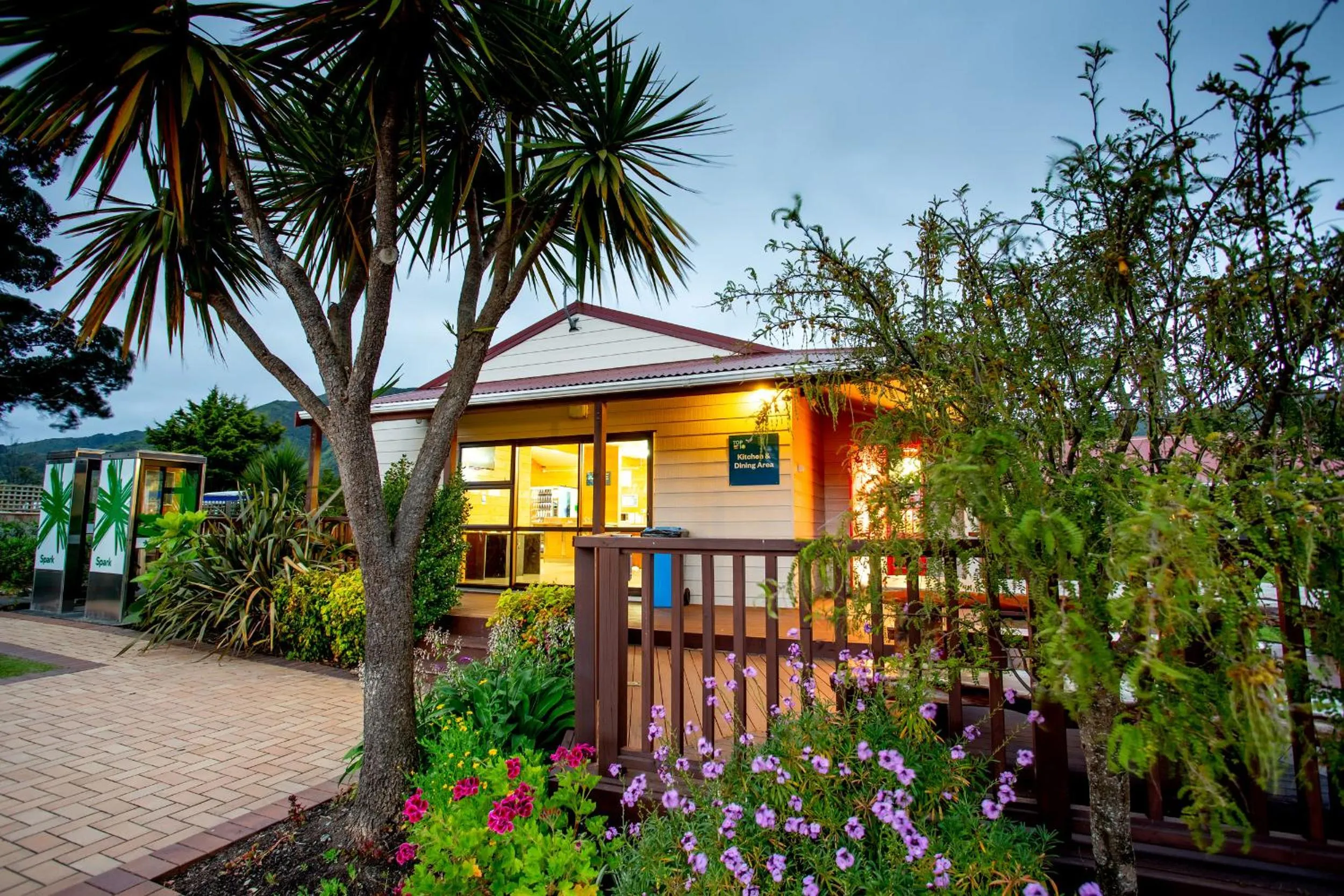 Communal kitchen in Wellington TOP 10 Holiday Park