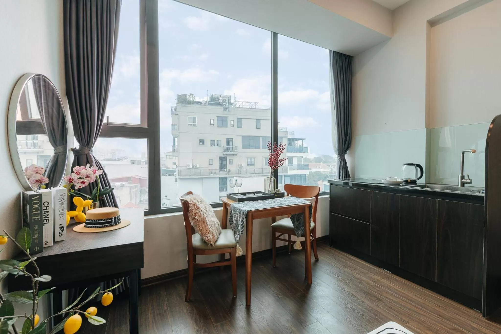Dining area, Seating Area in Ivy Hotel & Apartment