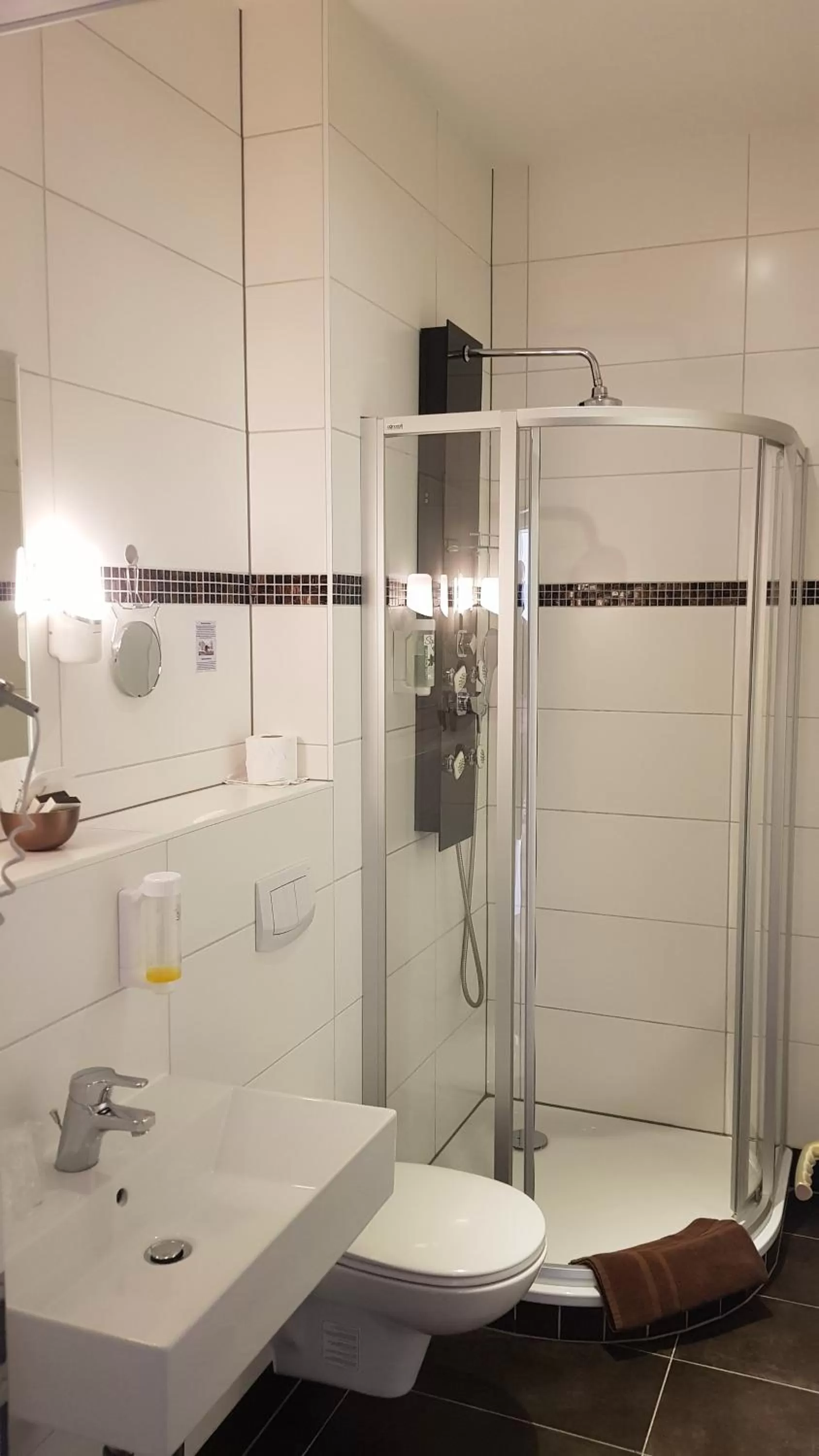 Shower in Hotel Amber Altstadt