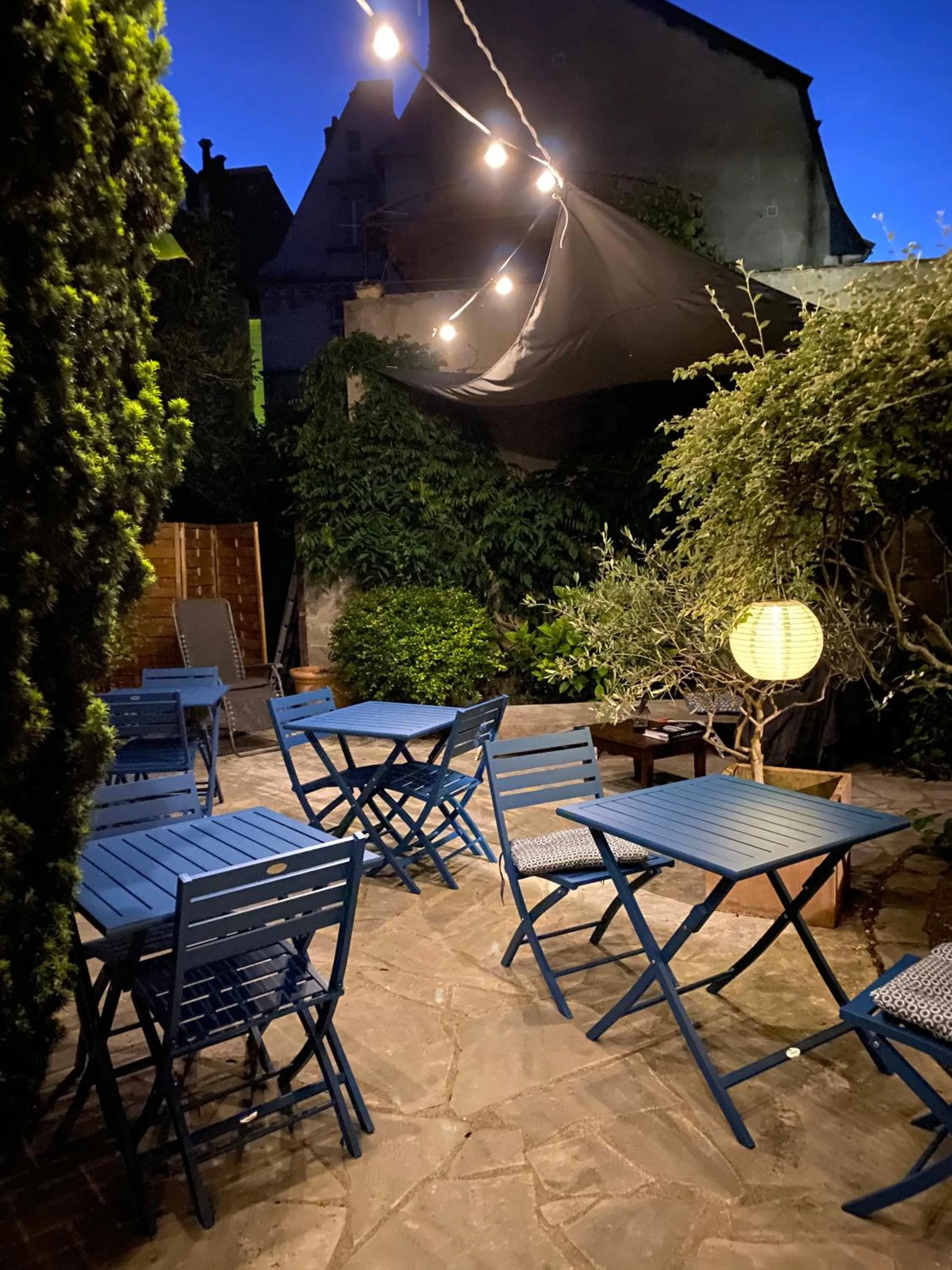 Patio in Hotel Colbert