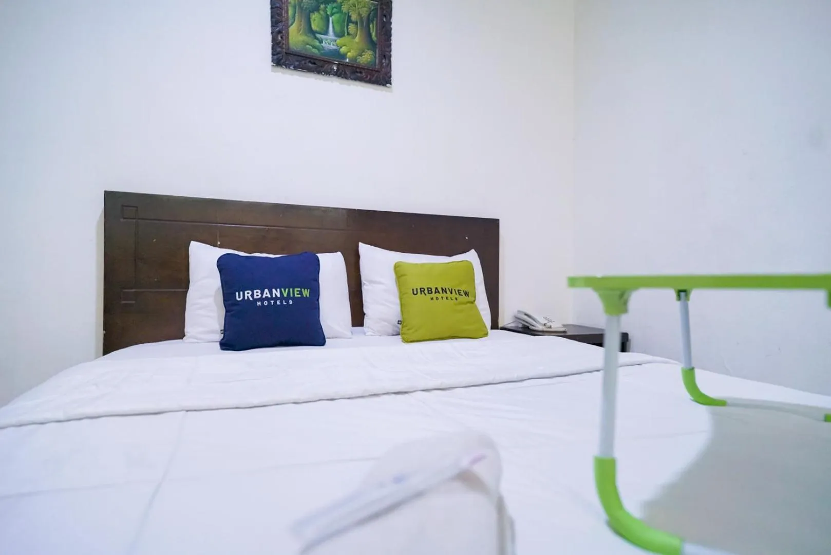 Bedroom, Bed in Urbanview Hotel Bes Mangga Besar by RedDoorz
