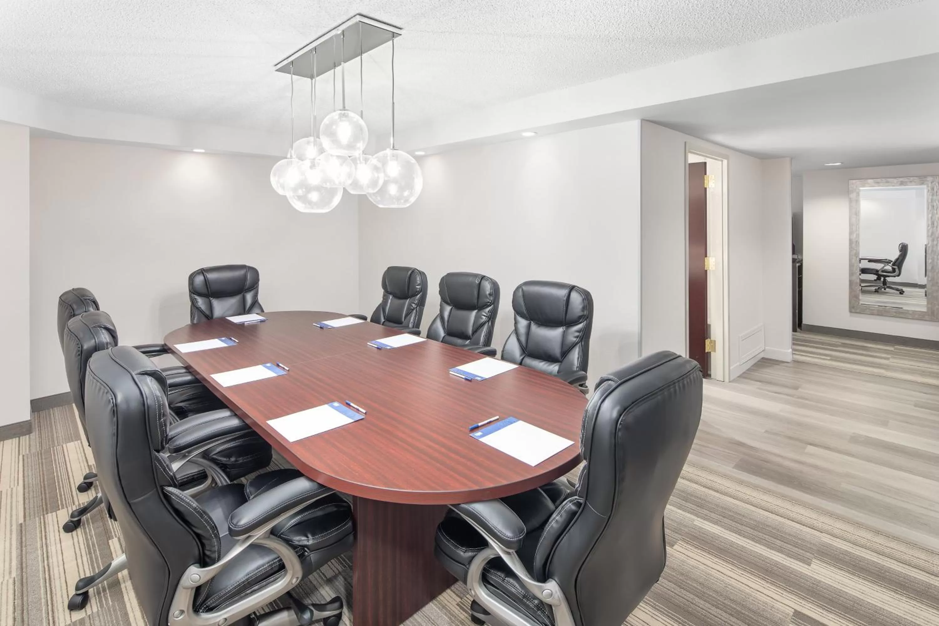 Photo of the whole room in Holiday Inn Express & Suites Greenville-I-85 & Woodruff Rd by IHG