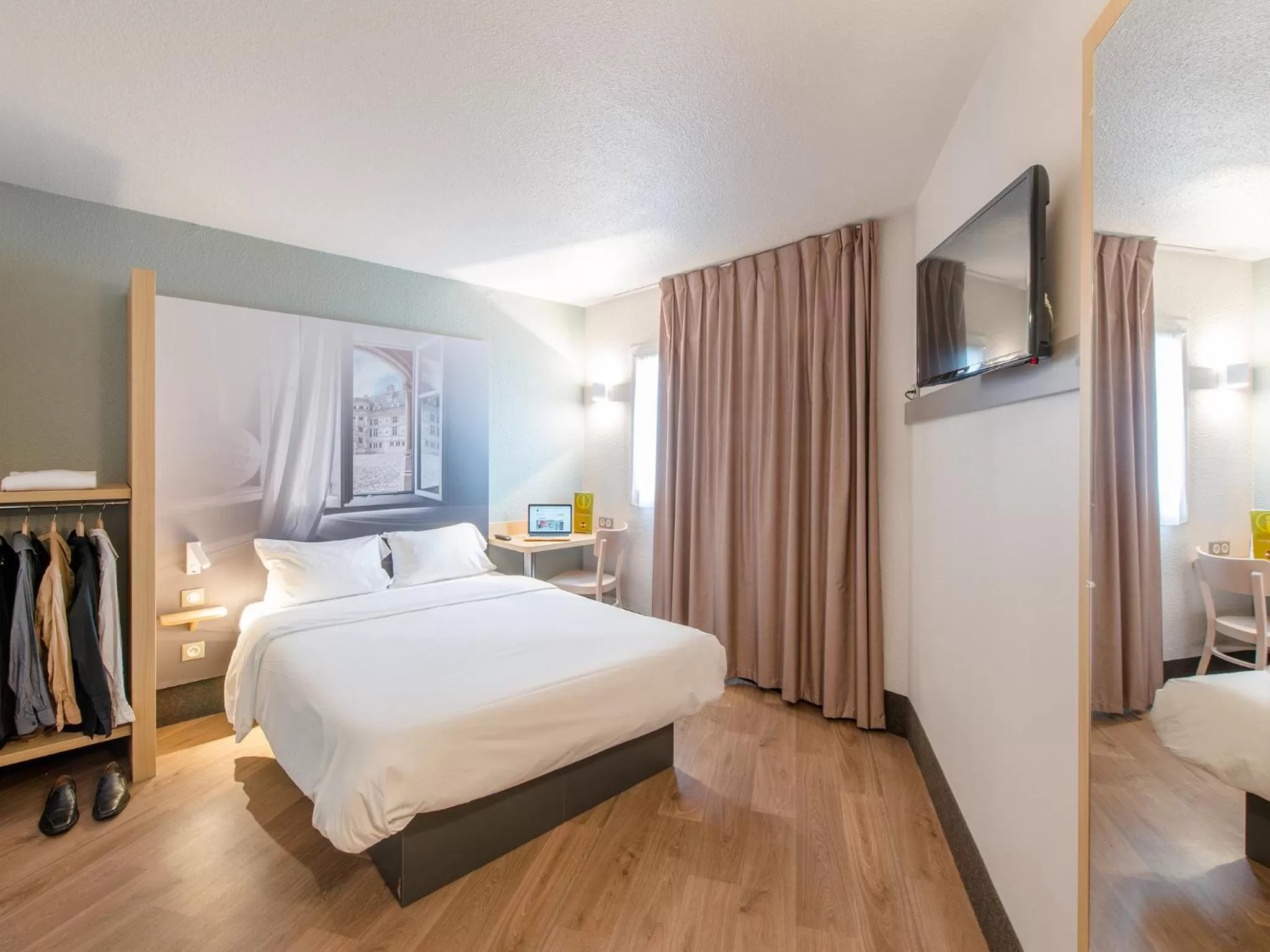 Photo of the whole room, Bed in B&B HOTEL Blois Sud Vineuil