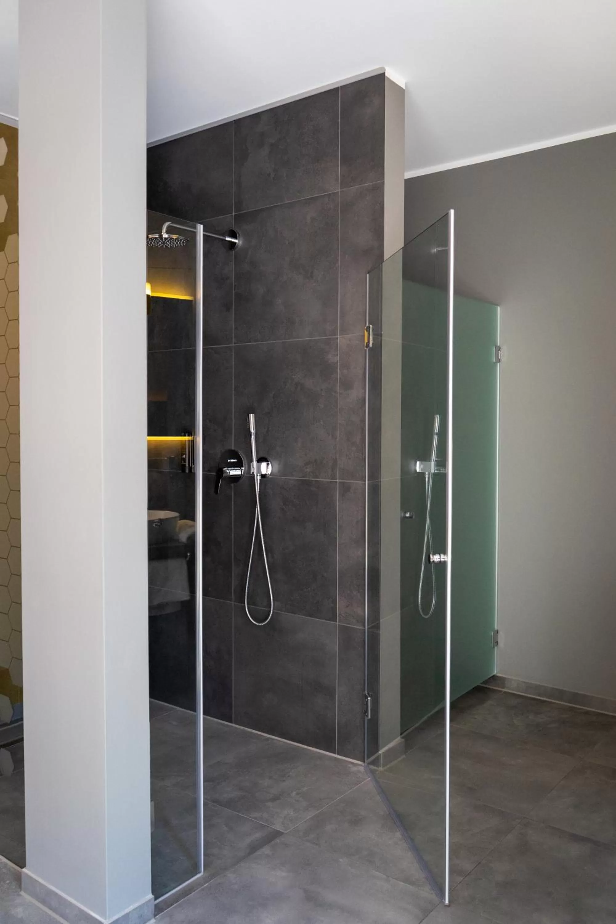 Shower, Bathroom in Motel24