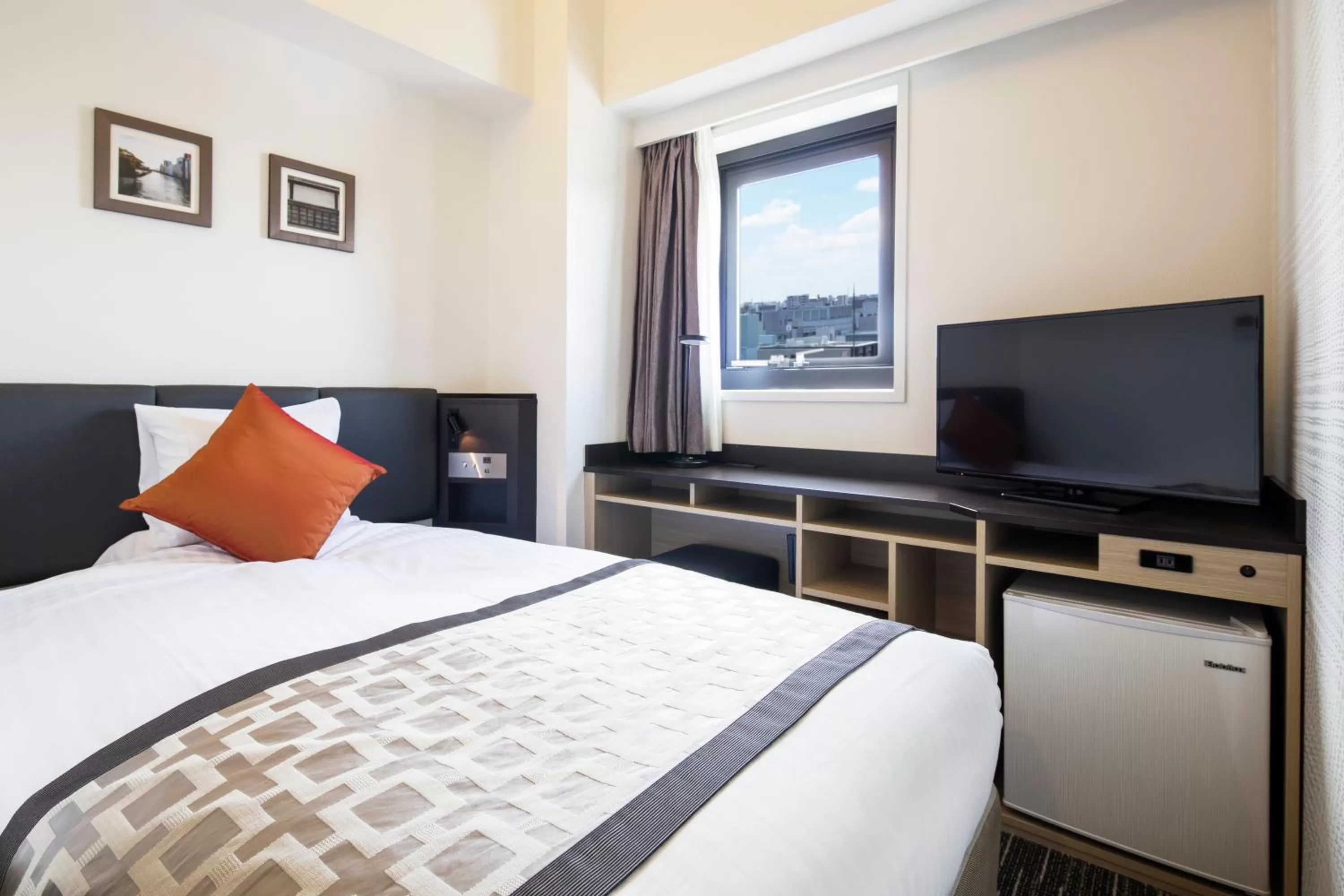 Spring, Bed in HOTEL MYSTAYS Shin Osaka Conference Center