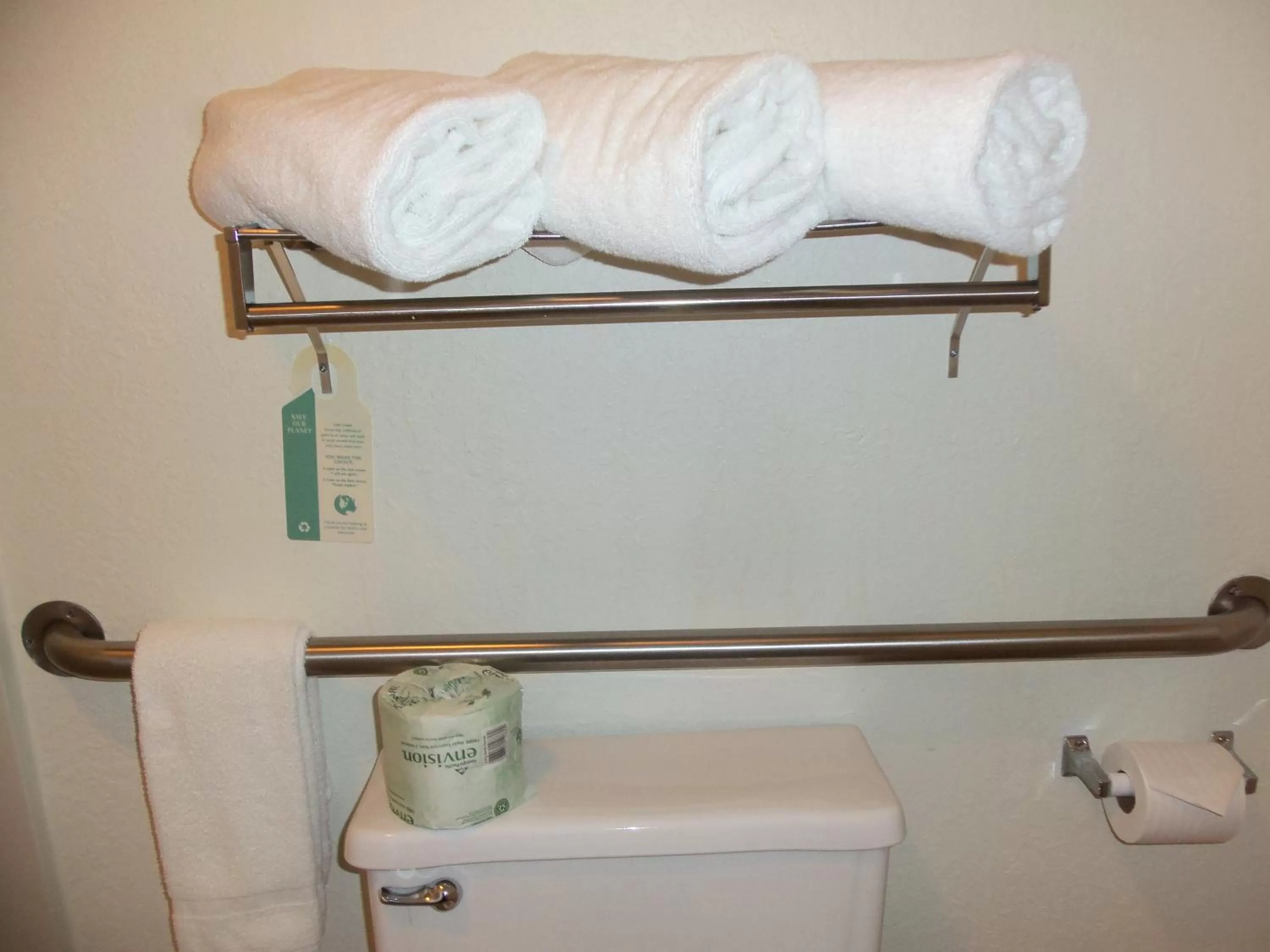 Bathroom in Rodeway Inn Gunnison - Crested Butte