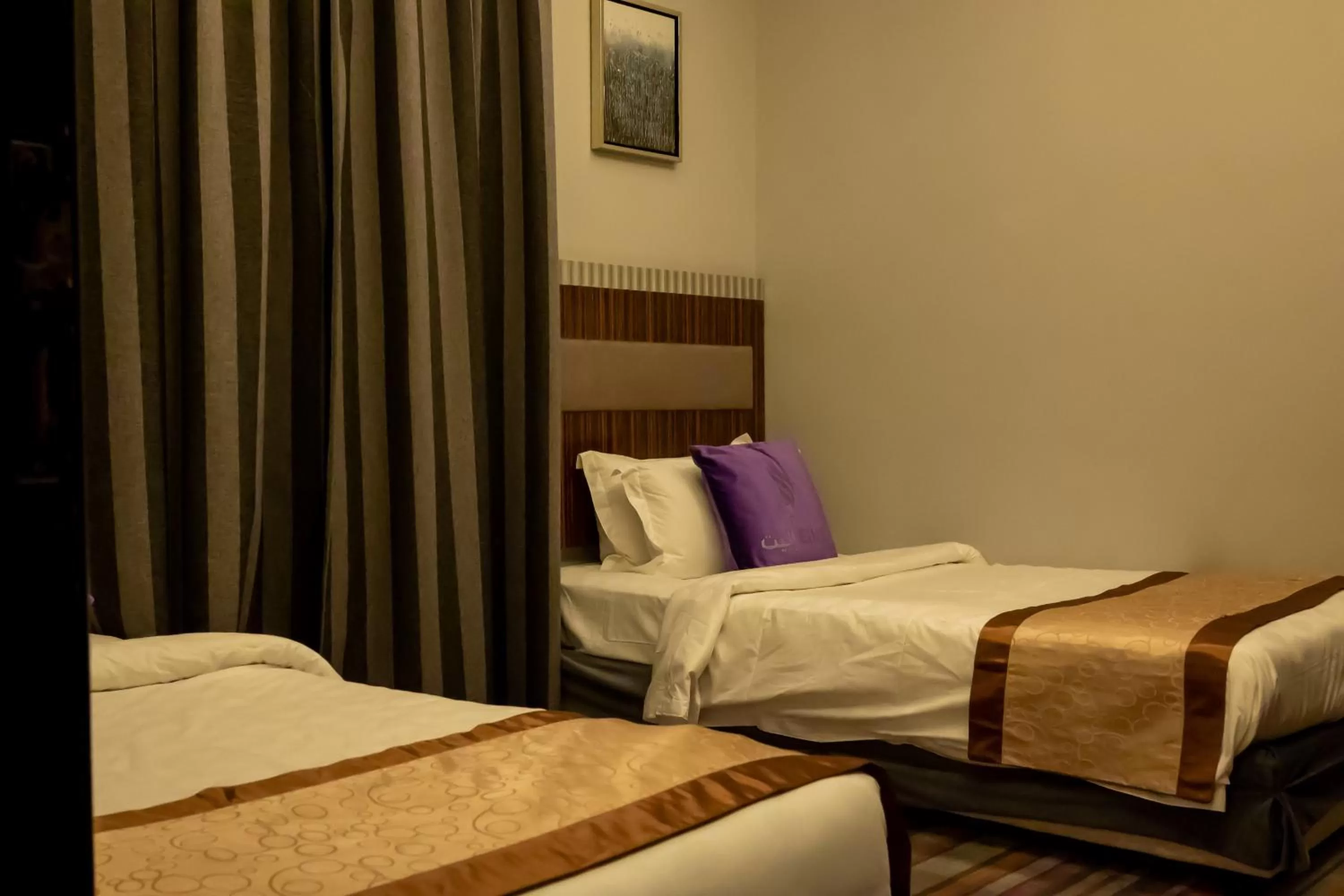 Bed in Elite Al Hamra - Al Cornich