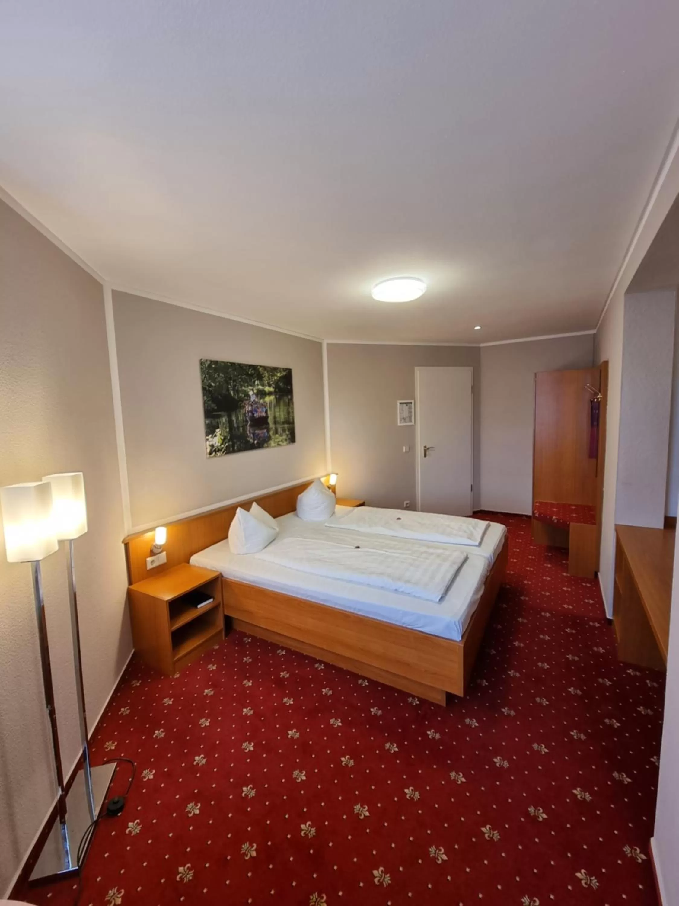 Bed in Hotel Zum Goldenen Löwen