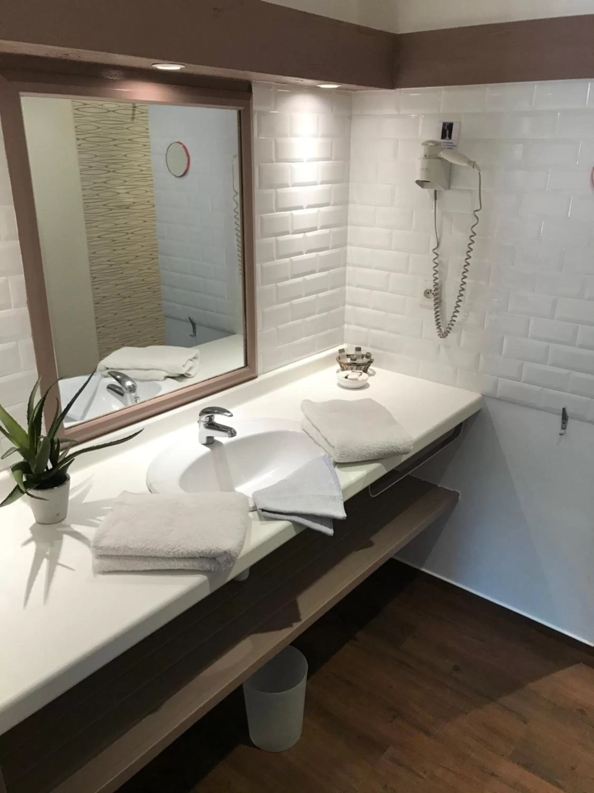 Decorative detail in La Demeure des 2 Trésors