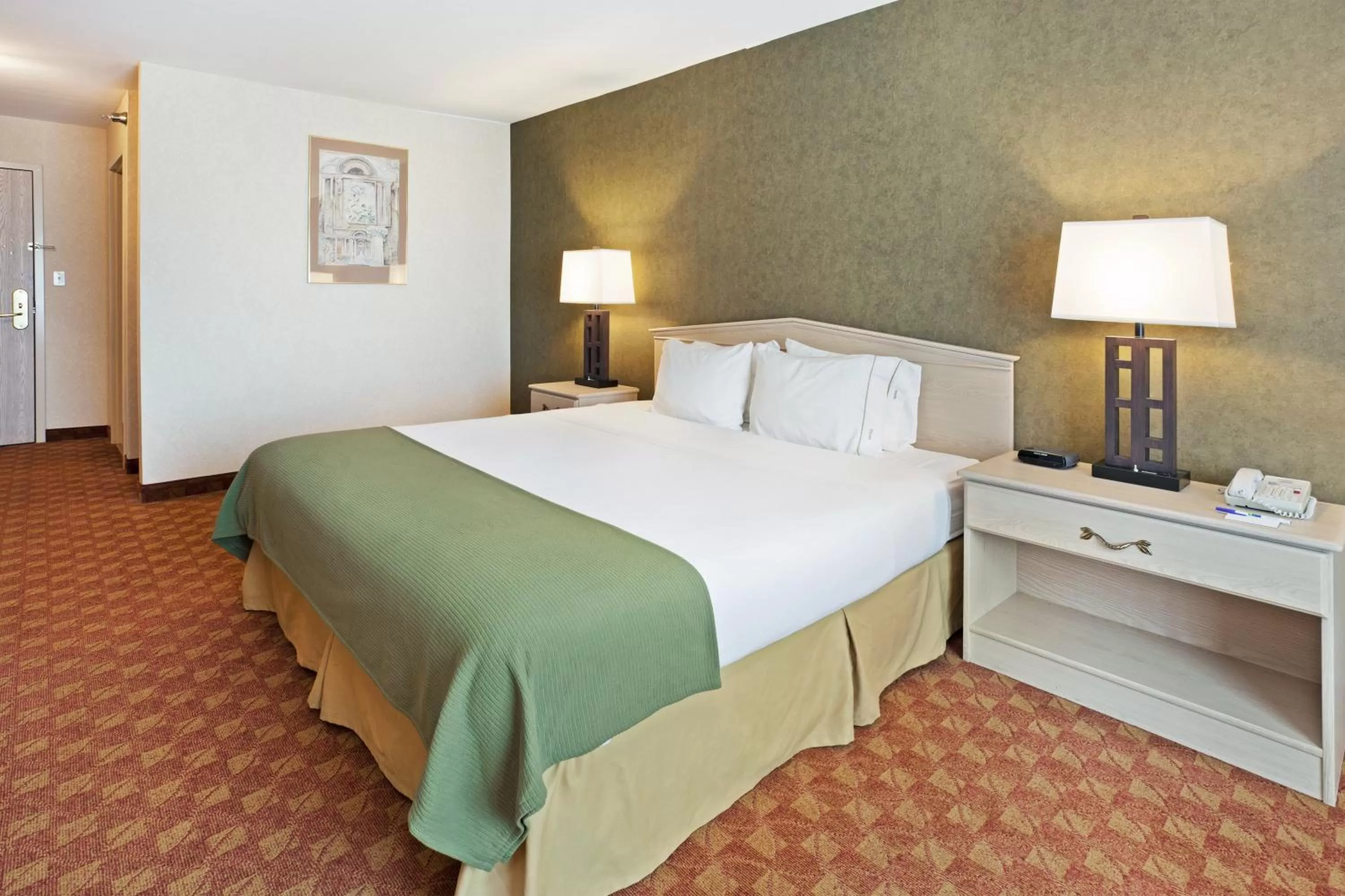 Photo of the whole room, Bed in Holiday Inn Express Hotel & Suites Corbin, an IHG Hotel