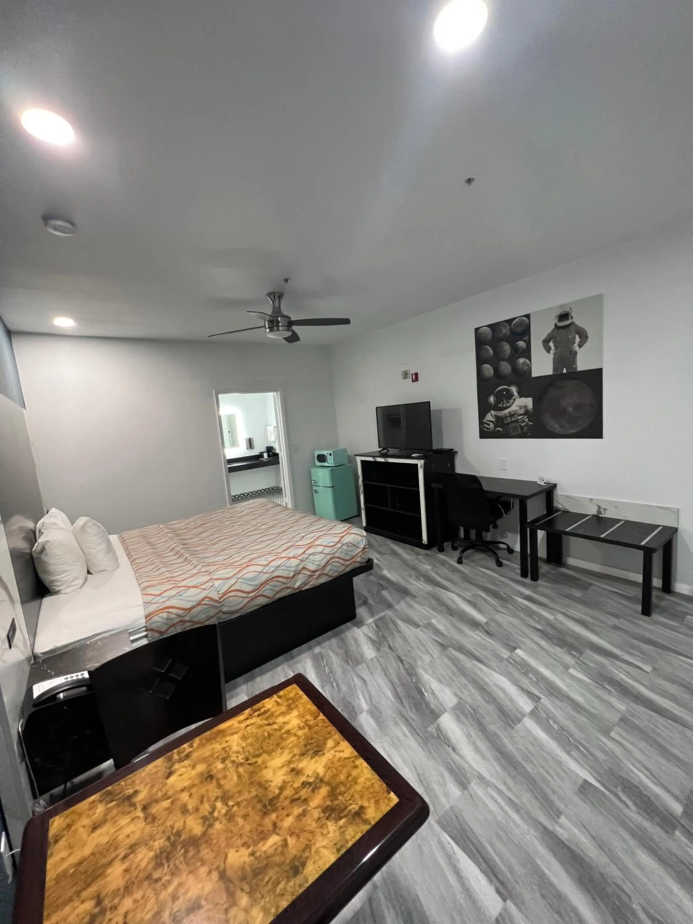 Bedroom, Bed in Grand Villa Inn Galleria