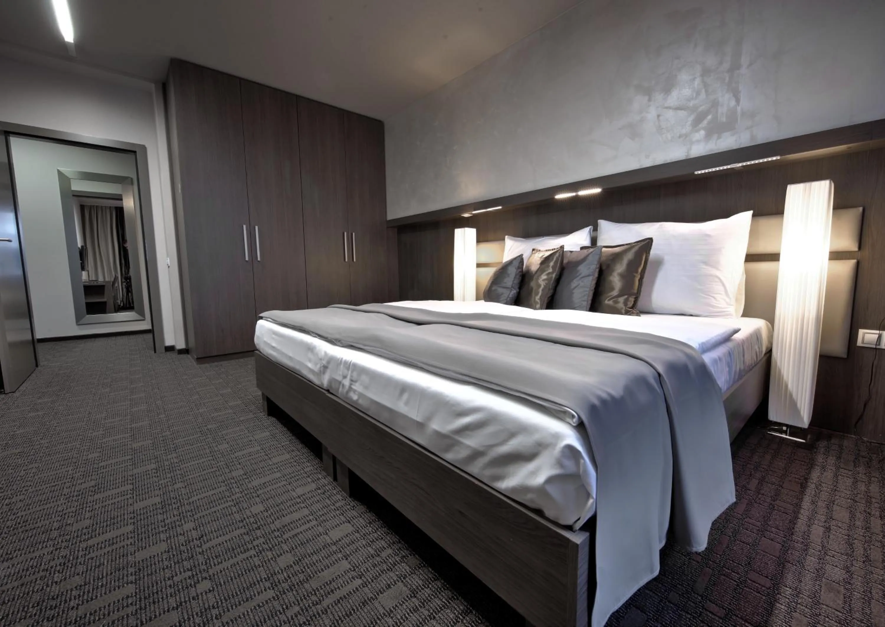 Bedroom, Bed in Volcano Spa Hotel