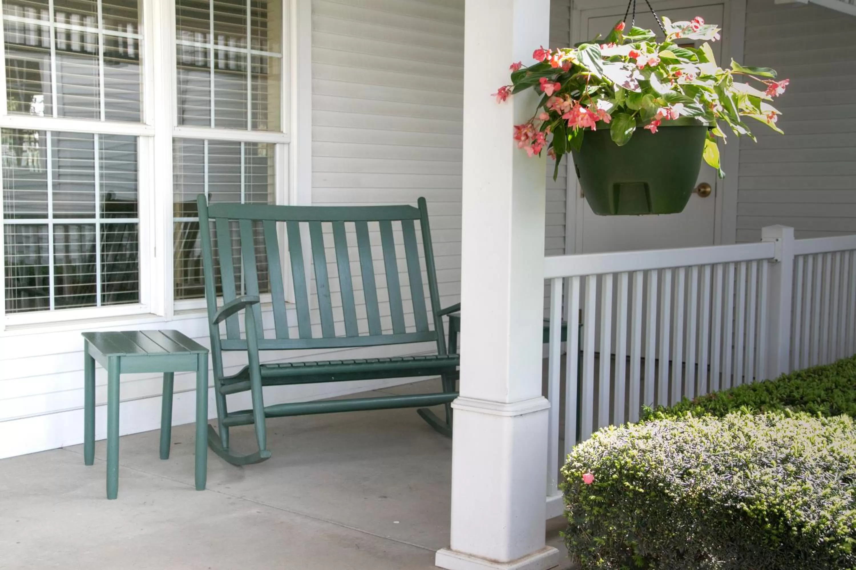 Patio in Essenhaus Inn & Conf. Center