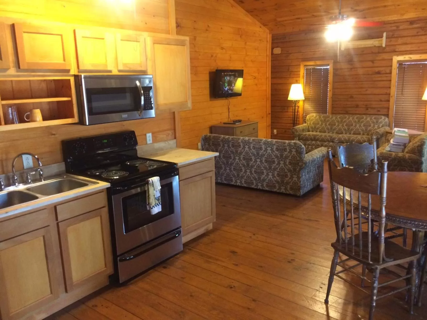 Kitchen or kitchenette in The Smoke House Lodge