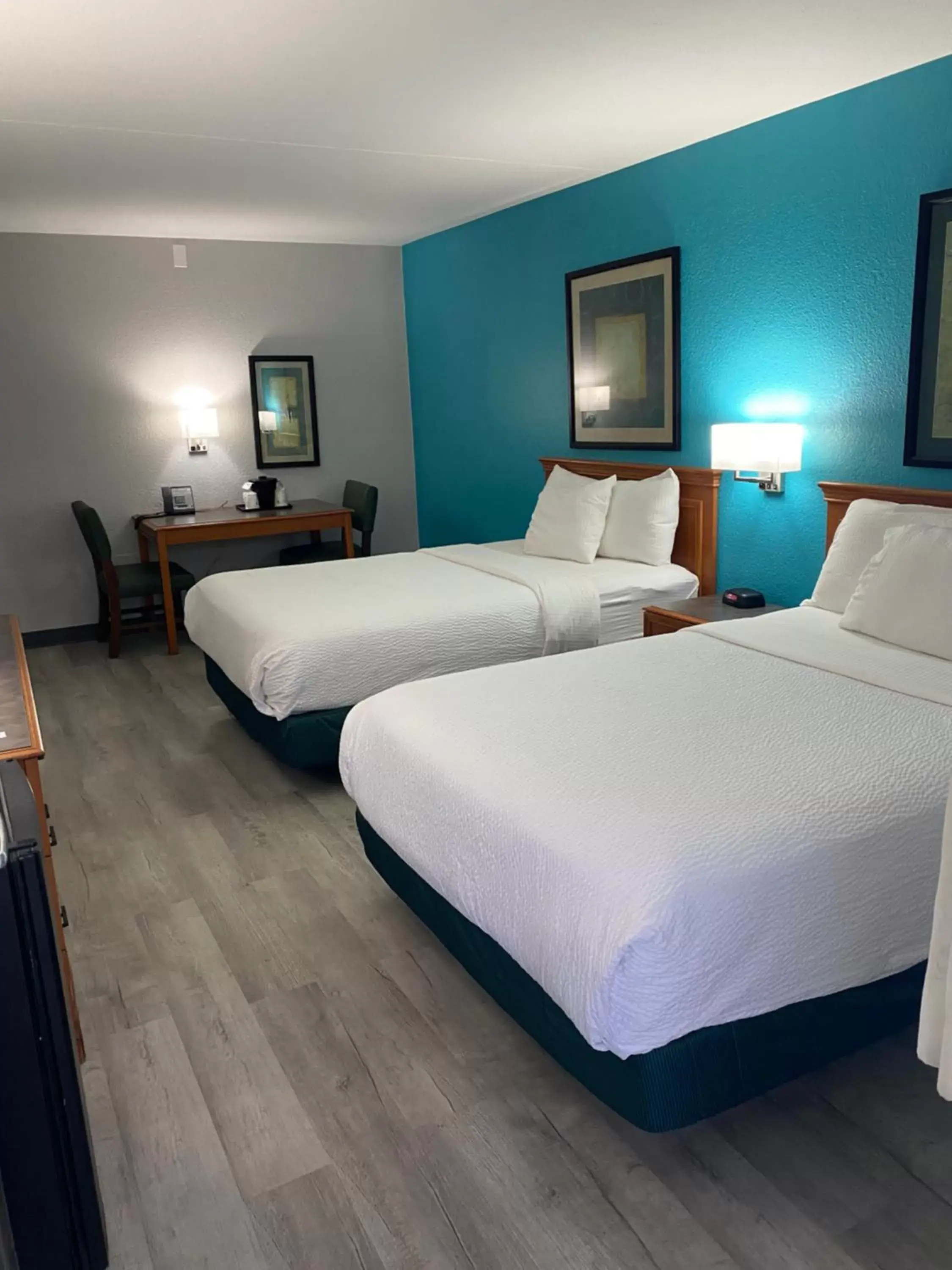 Deluxe Double Room with Two Double Beds - Non-Smoking in La Quinta Inn by Wyndham Tyler Deluxe Double Room with Two Double Beds - Non-Smoking in La Quinta Inn by Wyndham Tyler